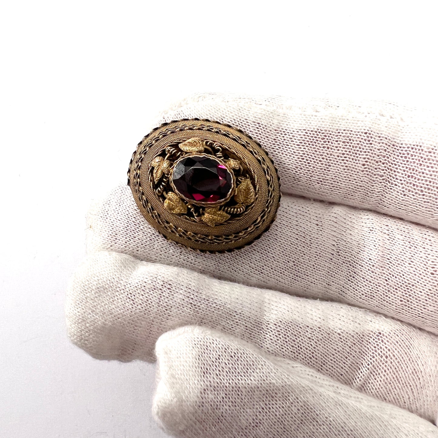 Victorian 15k Gold Garnet Etruscan Revival Brooch Pendant.