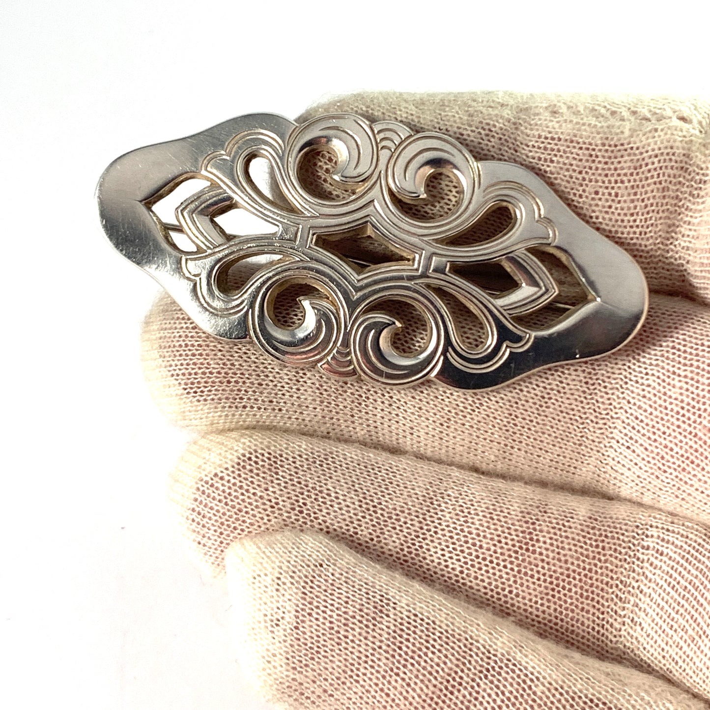 L.Gunnari, Finland year 1938. Vintage Solid Silver Brooch.