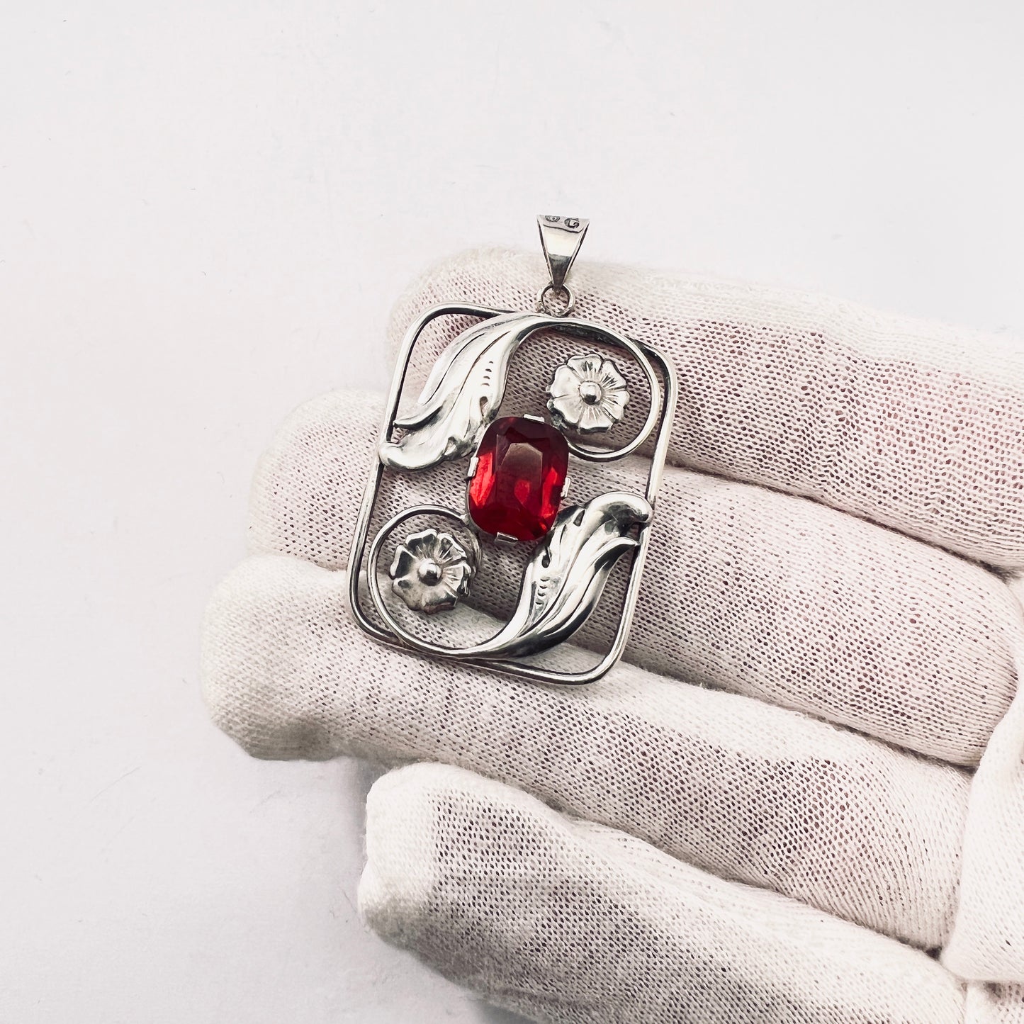 Sporrong, Sweden year 1950. Vintage Sterling Silver Red Paste Floral Pendant.