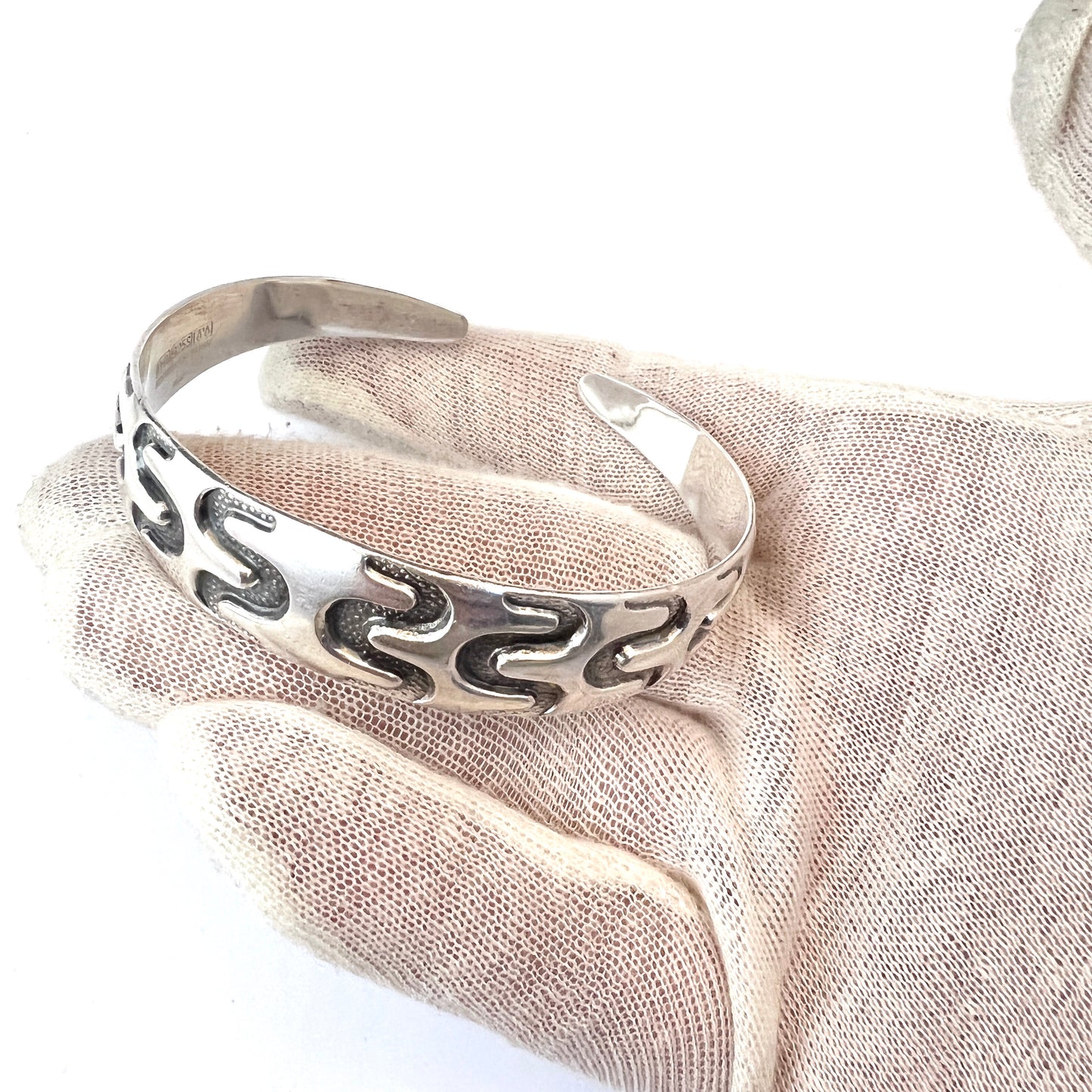 David-Andersen、ノルウェー、1960 年代。ビンテージ バイキング コピー スターリング シルバー カフ ブレスレット。