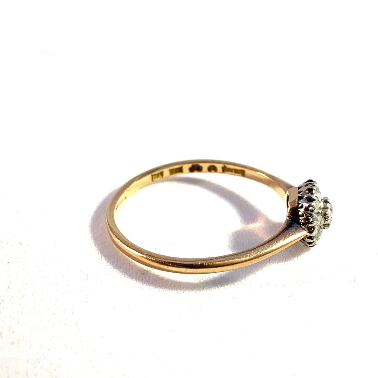 J Grönroos, Sweden 1948 Mid Century 18k Gold Diamond Cluster Ring.