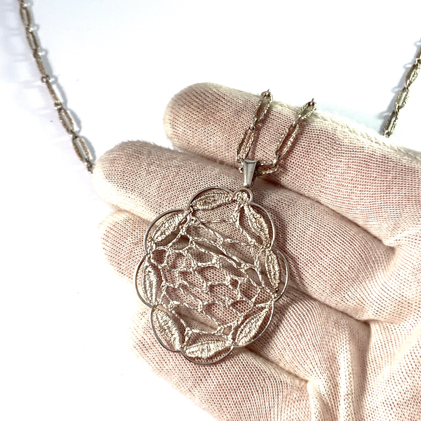 Maker NOR, Finland year 1983. Vintage Sterling Silver Pendant Necklace.