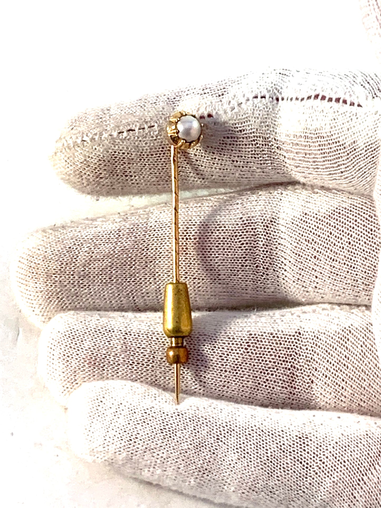 Martin Lysell, Sweden year 1922. 18k Gold Pearl Pin. Boxed.