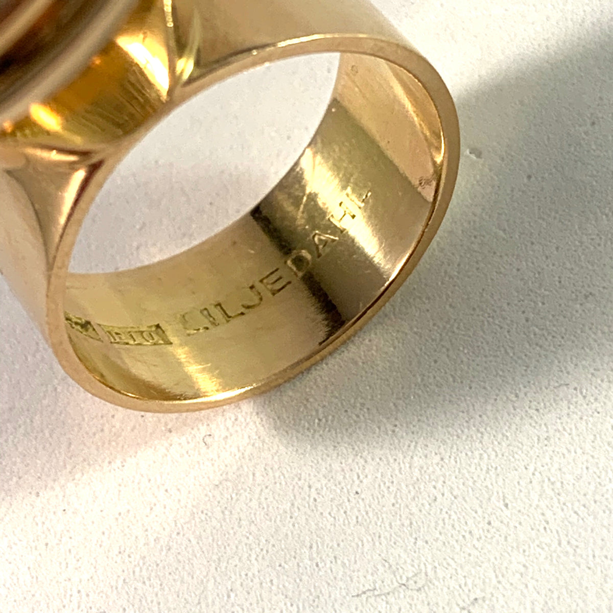 Bengt Liljedahl, Stockholm 1979 Vintage Massive 27gram 18k Gold Citrine Ring. Signed.