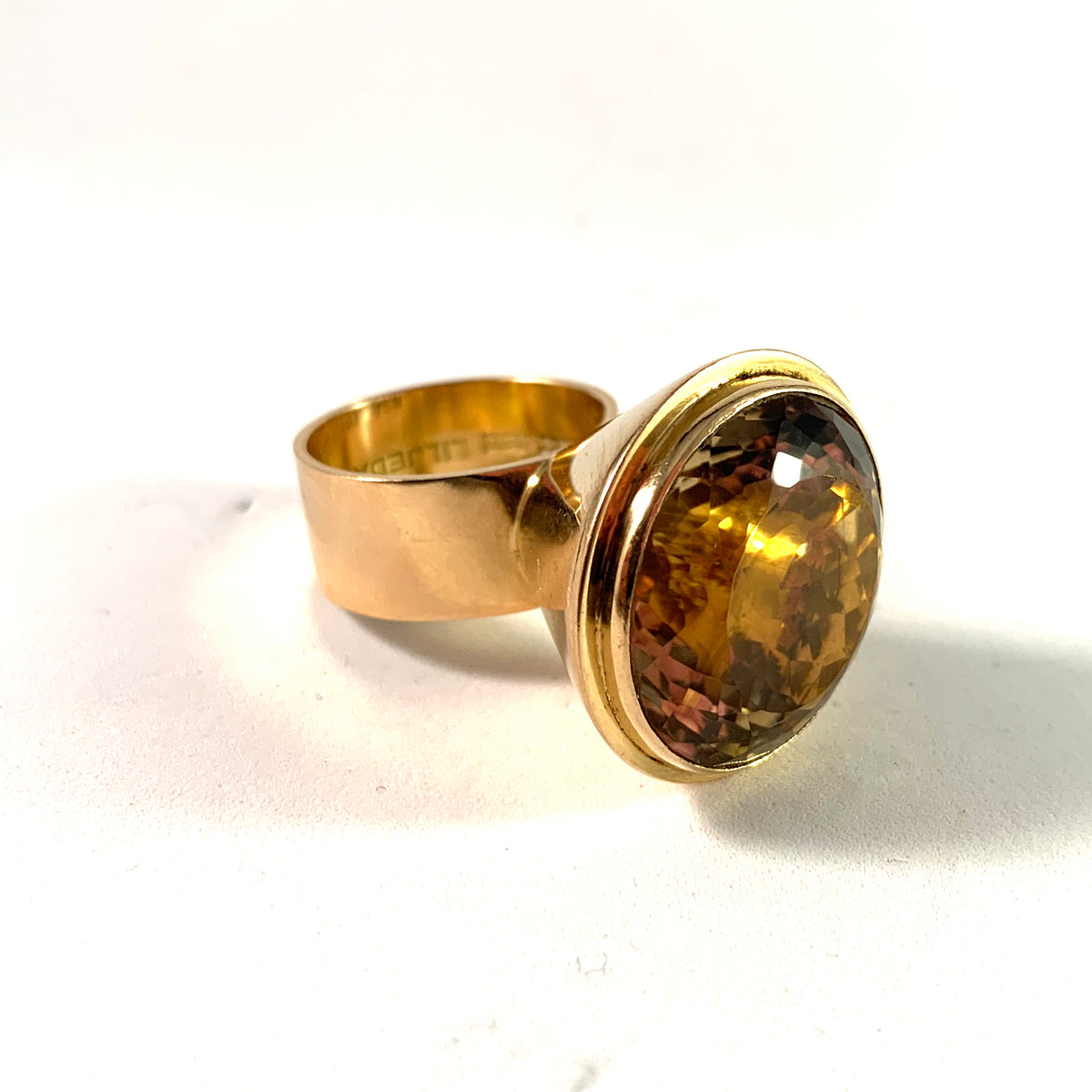 Bengt Liljedahl, Stockholm 1979 Vintage Massive 27gram 18k Gold Citrine Ring. Signed.