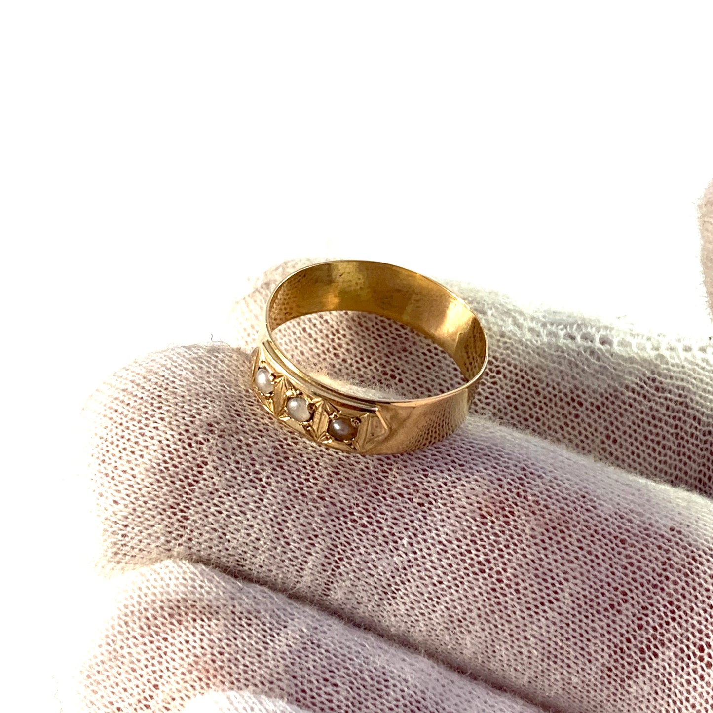 B Erlandson, Sweden year 1893, Victorian 18k Gold Seed Pearl Unisex Ring Band.