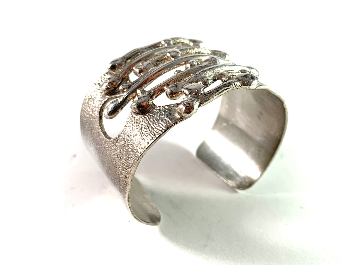 Isaac Cohen, Stockholm year 1970 Massive Sterling Cuff Bangle. Signed.