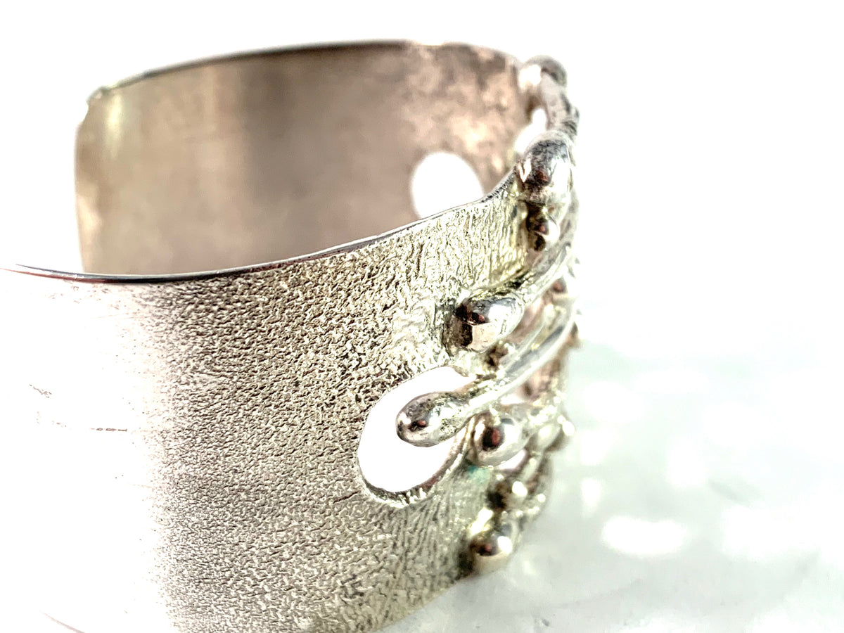 Isaac Cohen, Stockholm year 1970 Massive Sterling Cuff Bangle. Signed.