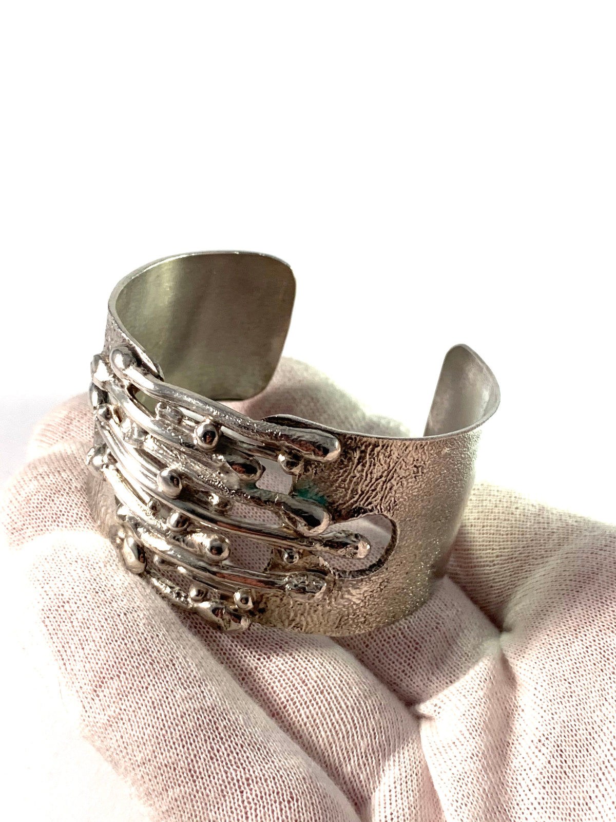 Isaac Cohen, Stockholm year 1970 Massive Sterling Cuff Bangle. Signed.