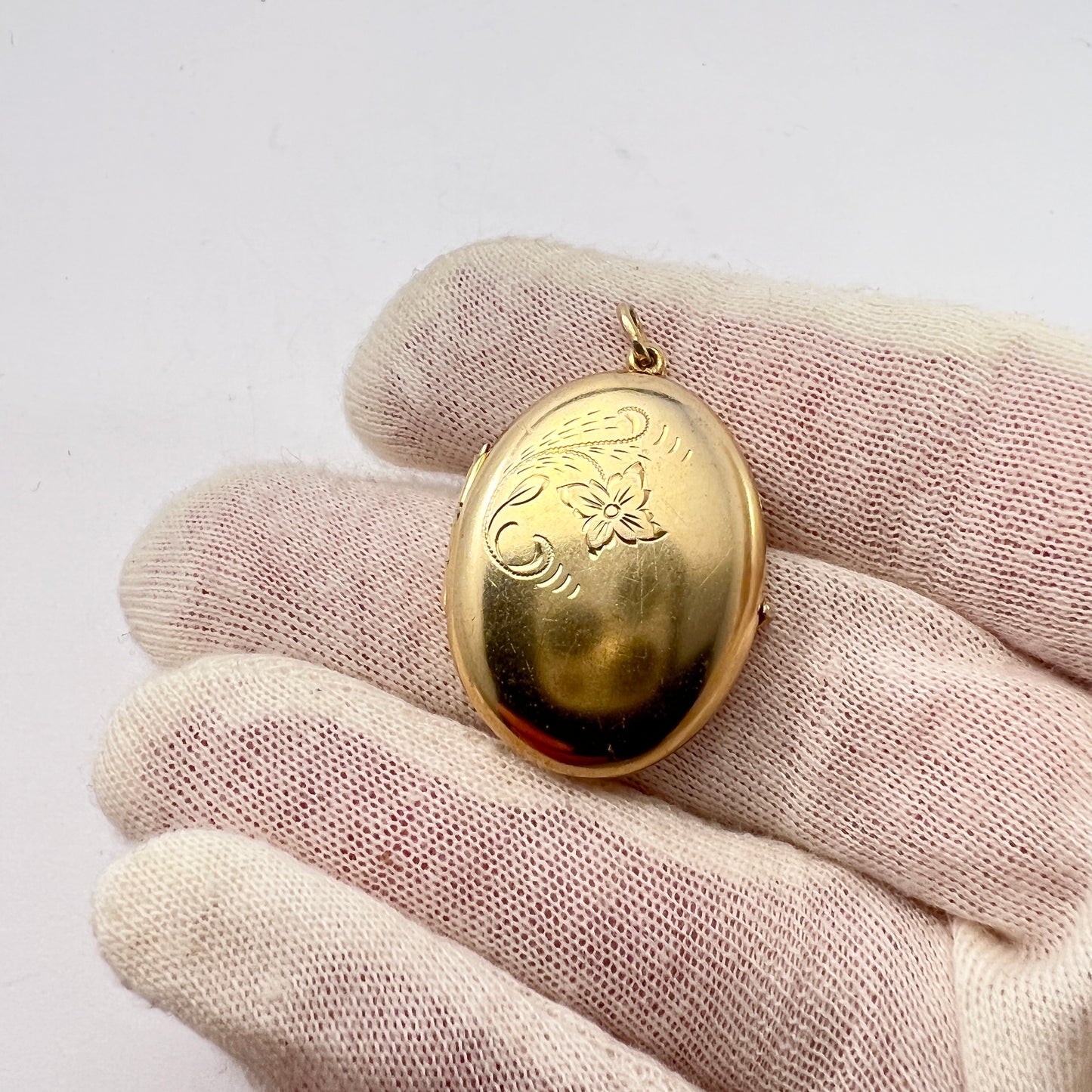 Veikko Kallio, Finland 1948. Vintage Solid Silver Locket Pendant.