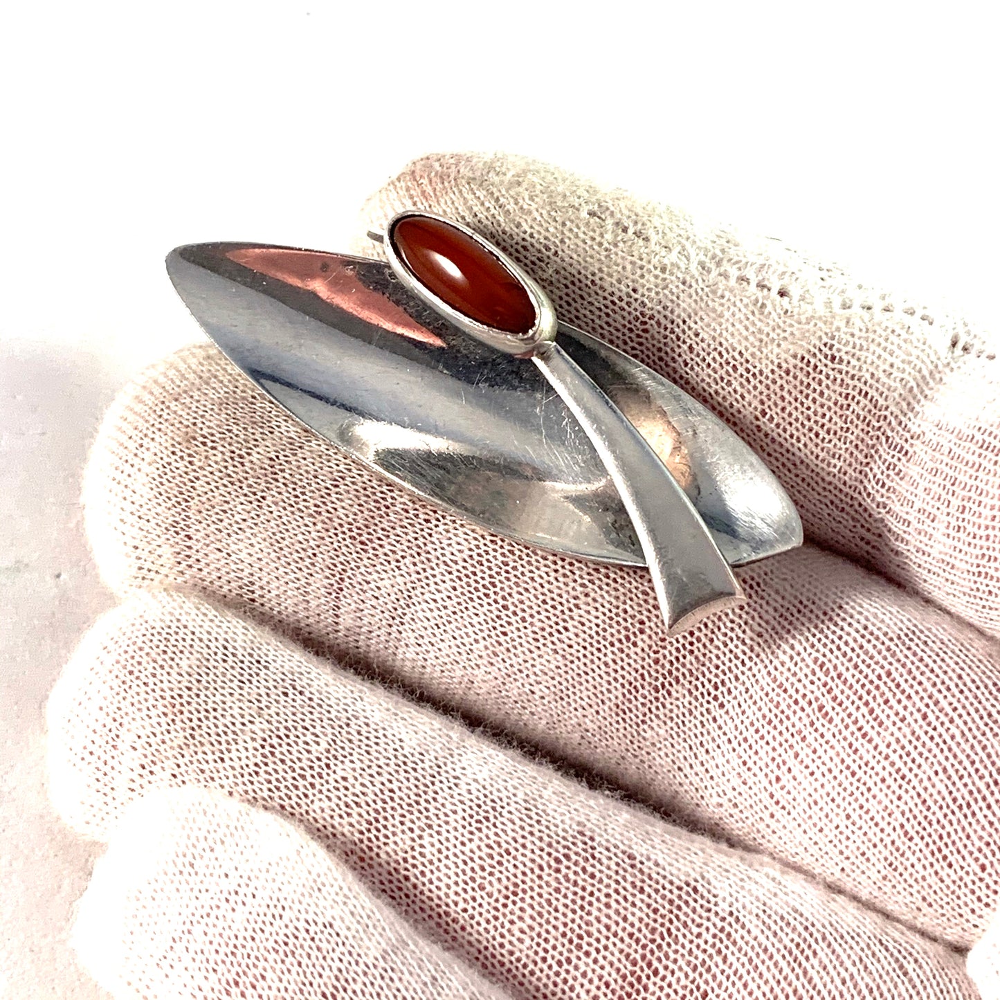 Röijersten & Cederwall, Stockholm 1955 Mid Century Modern Sterling Silver Carnelian Brooch.