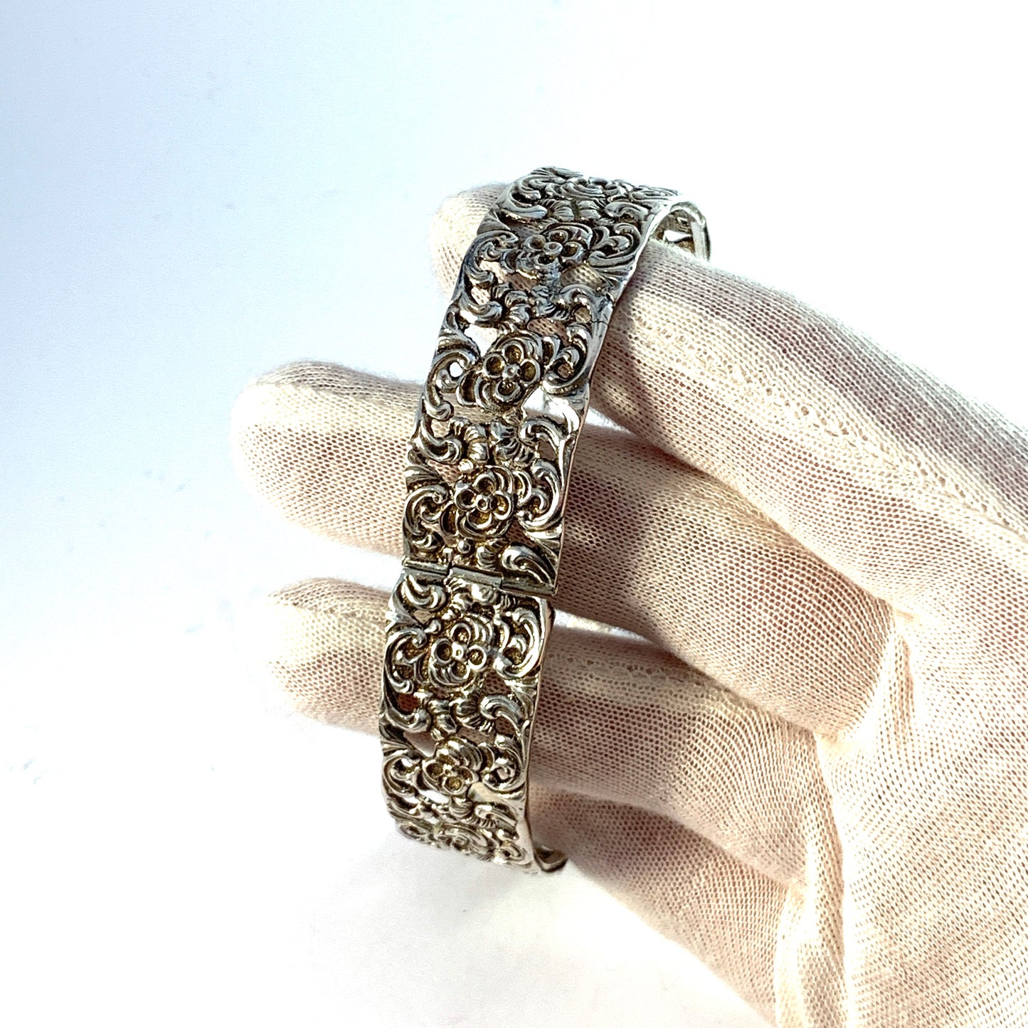 Swedish Import, Probably Portugal Vintage Mid Century Solid Silver Hinged Bangle