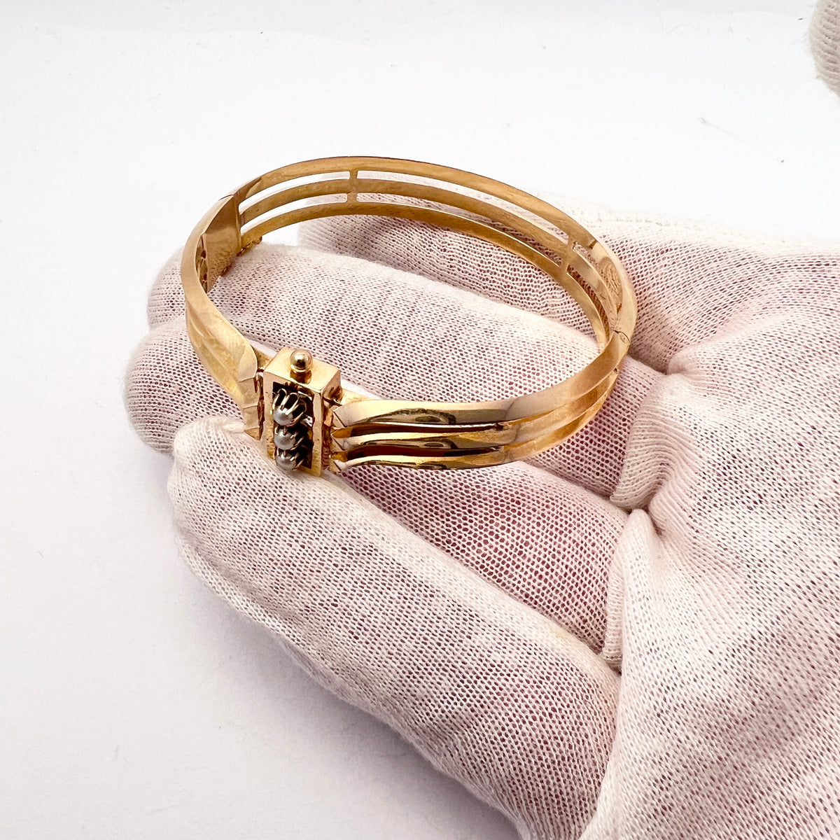 L Larsson, Sweden 1888. Antique Victorian 18k Gold Pearl Hinged Bangle Bracelet.