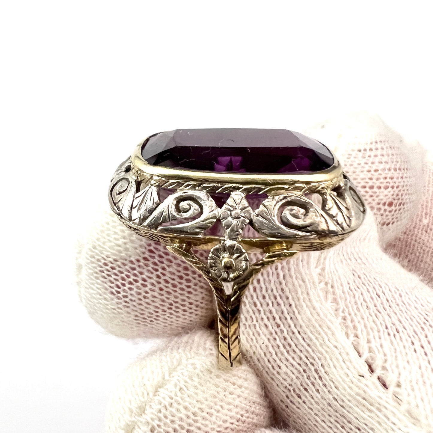 Maker FD 1930-40s. Vintage 18k Gold Silver Amethyst Ring.