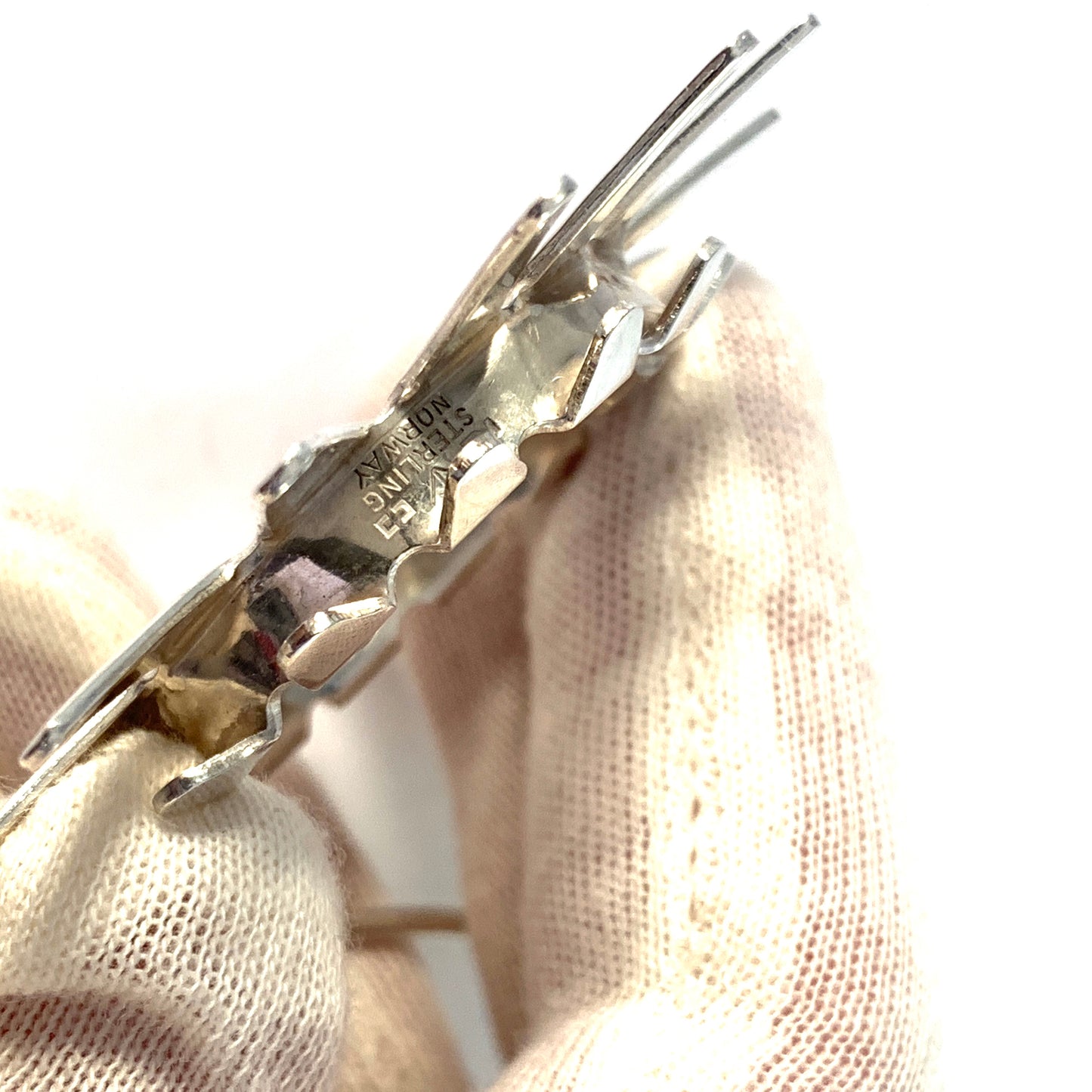 Tone Vigeland, for Plus Studios Norway 1960s . Vintage Sterling Silver Pendant Necklace.