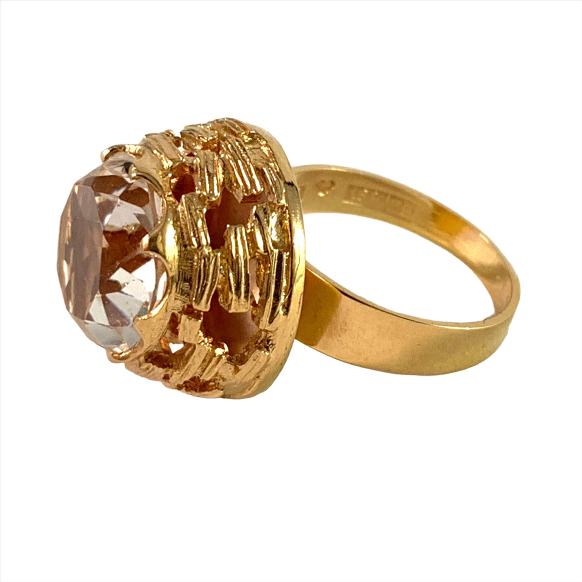 Bengt Hallberg, Sweden 1974 Bold Vintage 18k Gold Rock Crystal Ring. 9 gram