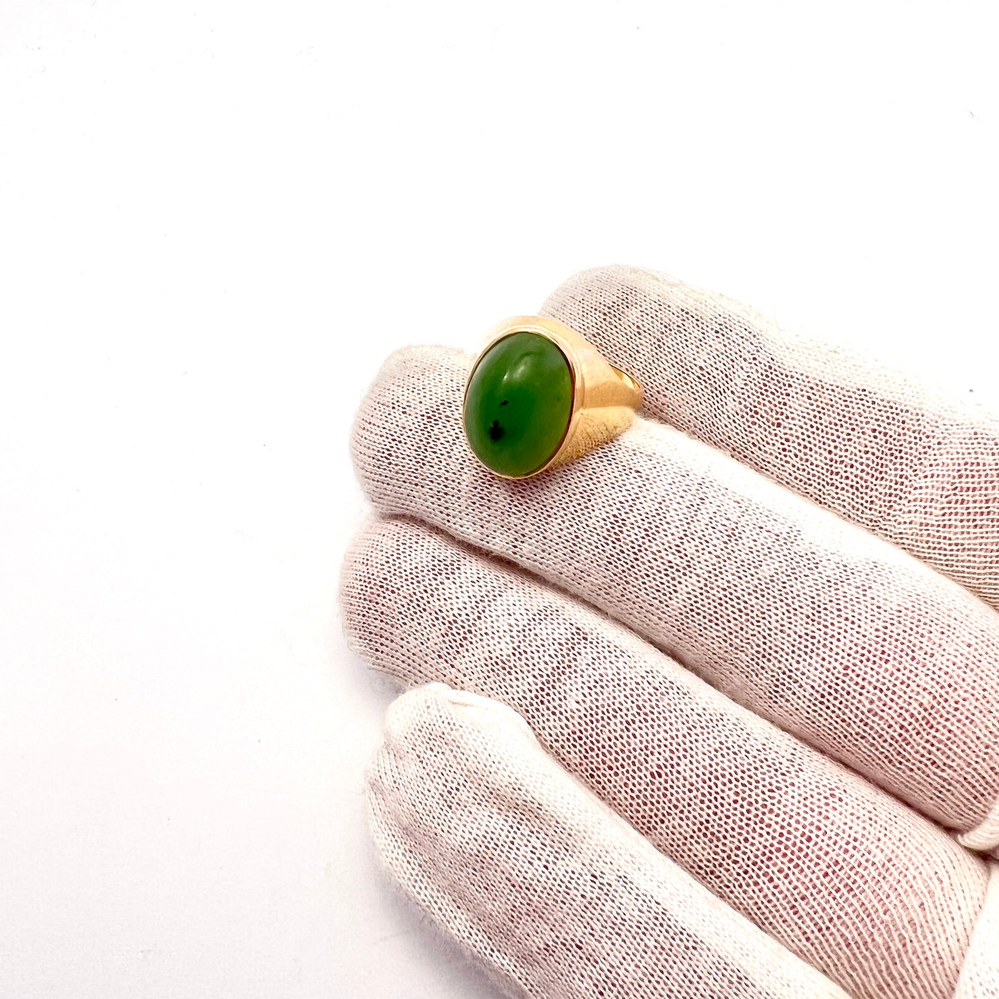 Sweden 1960s. Vintage 18k gold Jade Ring