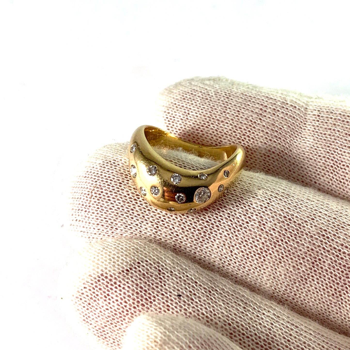 Fred, Paris. Vintage 18k Gold Diamond Ring.