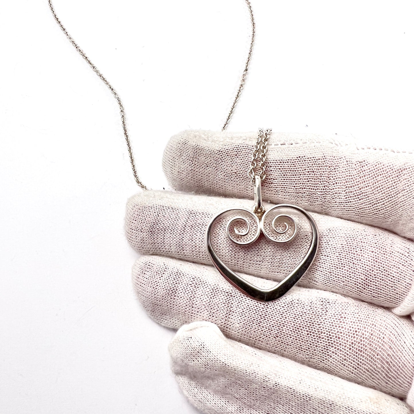 Norway. Vintage Solid Silver Heart Pendant Necklace.