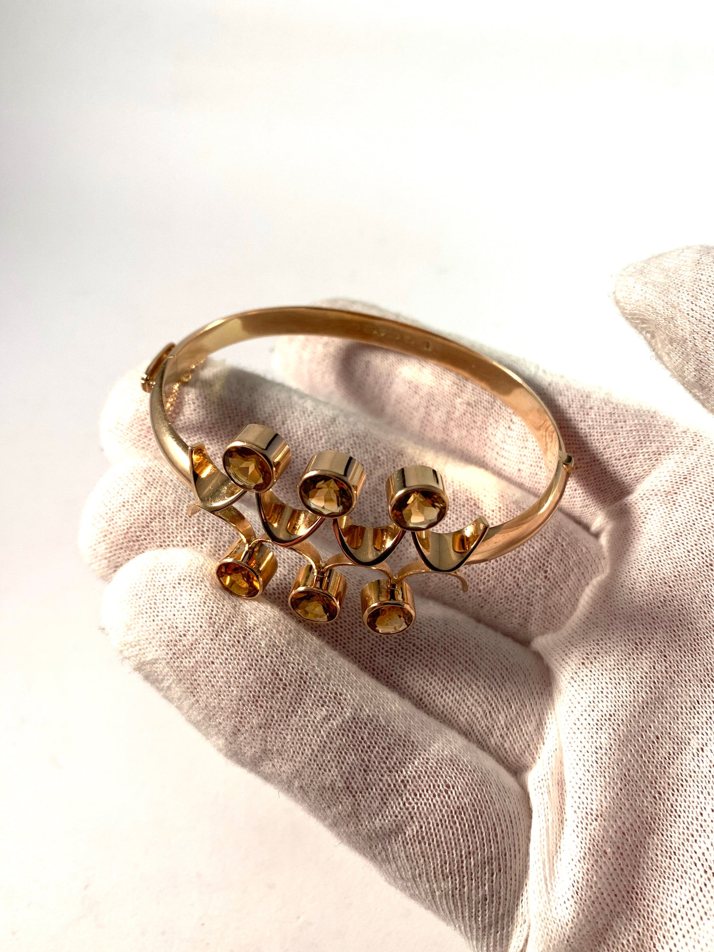 Nils Westerback, Finland year 1961, 14k Gold Citrine Bangle Bracelet