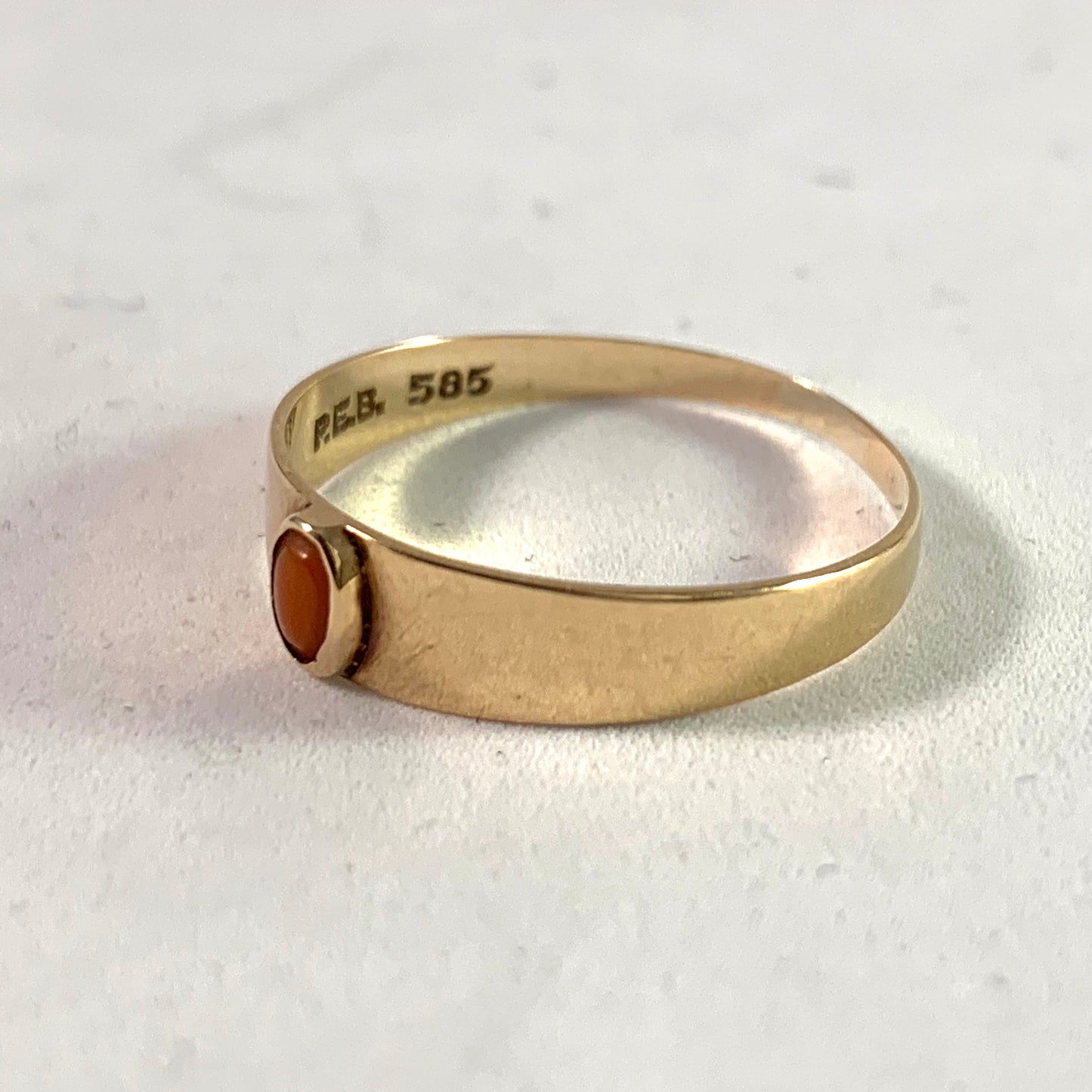 P Boesen デンマーク 1930 ~ 40 年代、14K ゴールド コーラル リング。