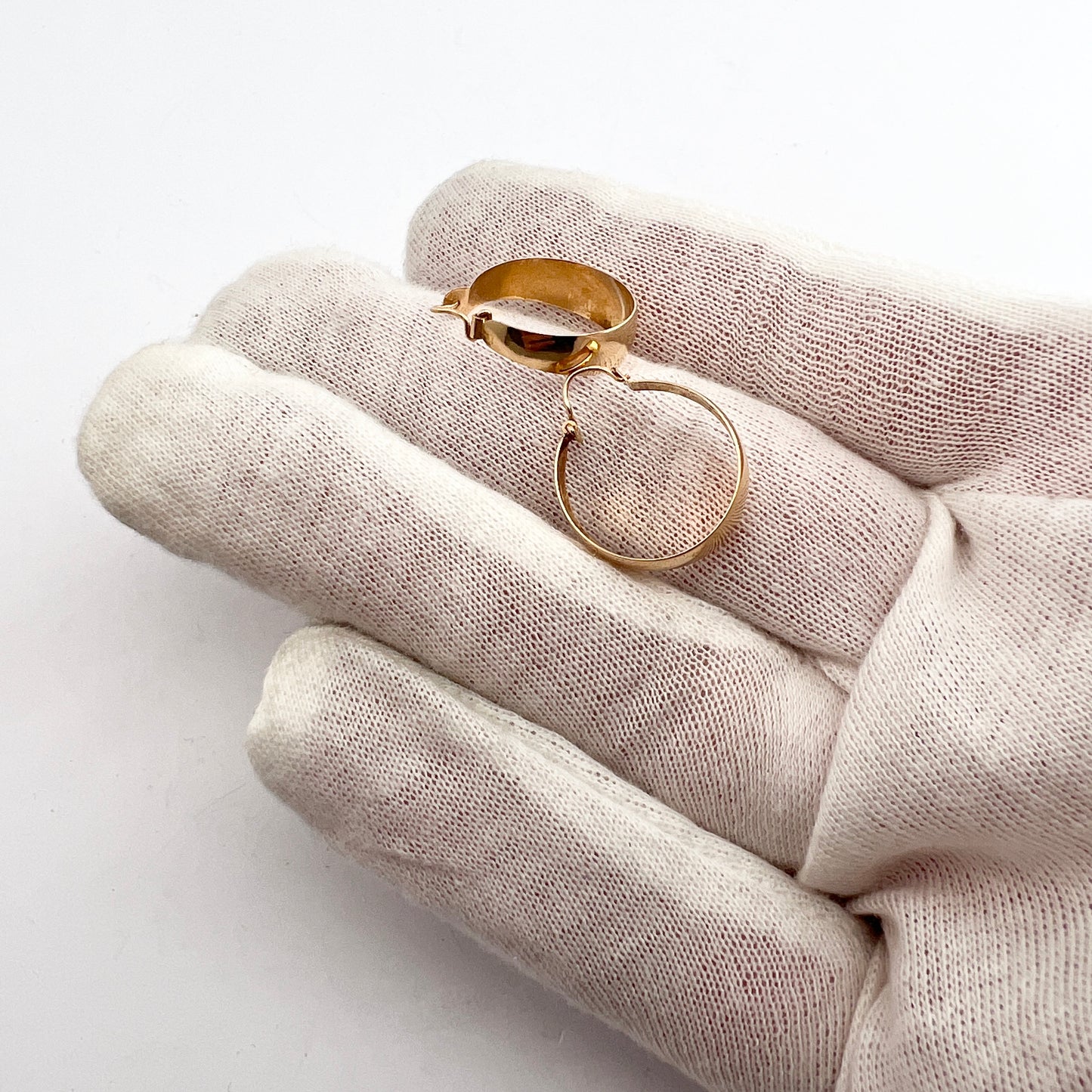 Alton, Sweden 1972. Vintage 18k Gold Earrings.