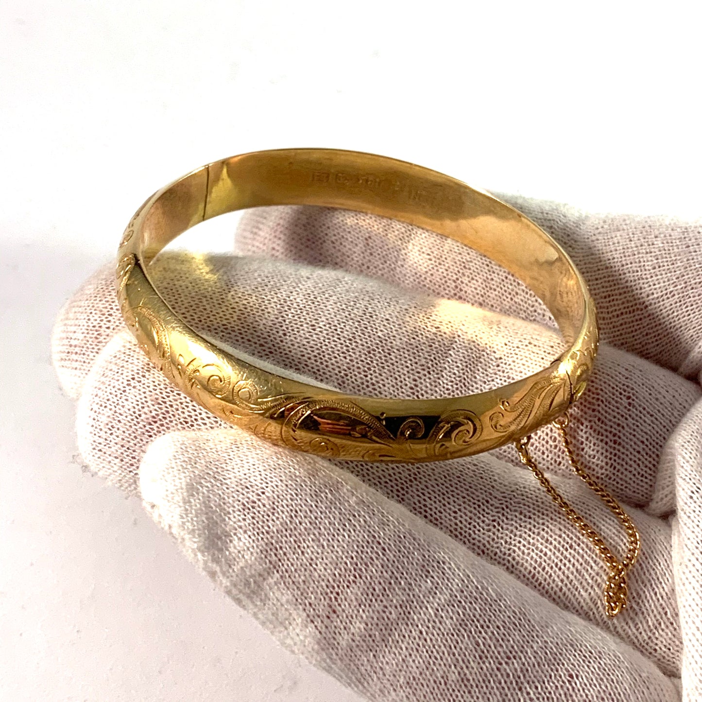 Carl Neuendorf, Sweden 1873, Victorian 18k Gold Bangle Bracelet.
