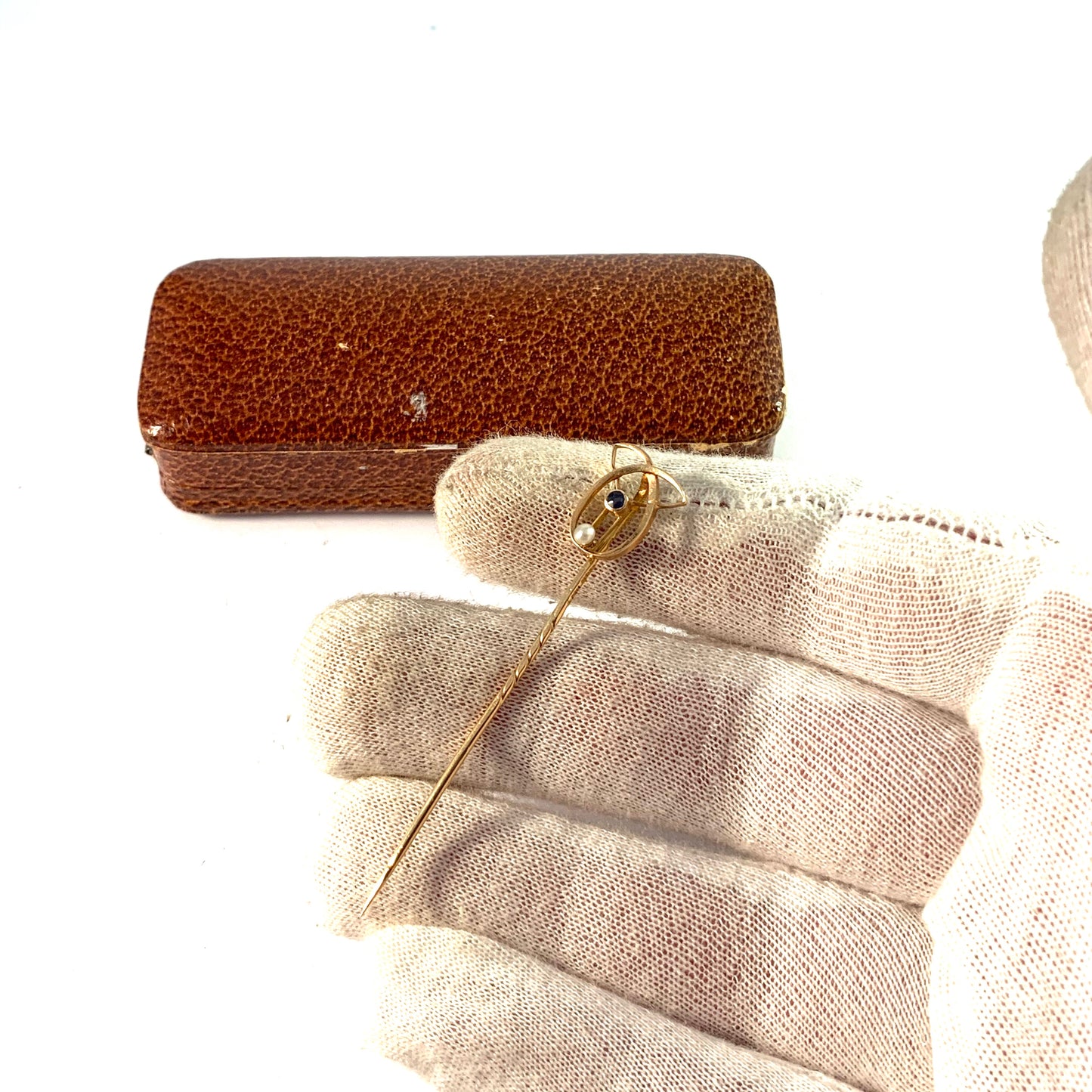 G. Dahlgren, Sweden 1904 Antique Jugendstil 18k Gold Sapphire Pearl Pin. In Original Box.