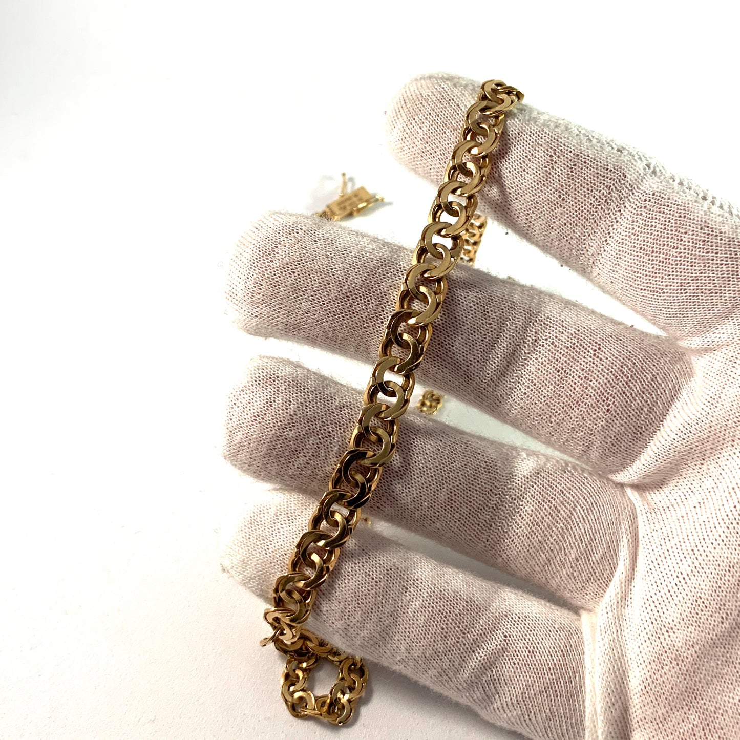 G Dahlgren, Sweden year 1964, 18k Gold Bismarck Necklace.