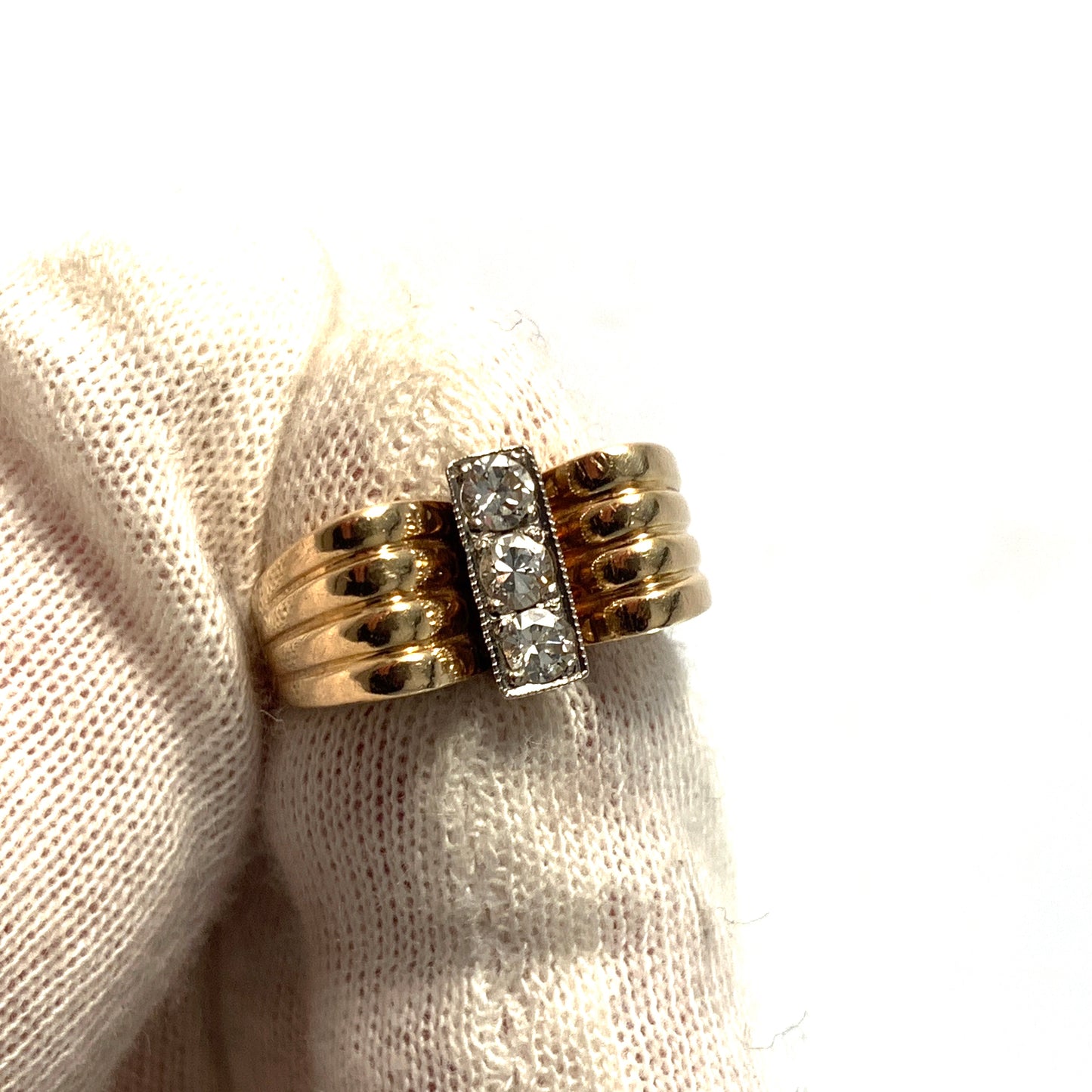 G Lindgren, Sweden 1947. Vintage 18k Gold 0,3ctw Diamond Tank Ring. Signed
