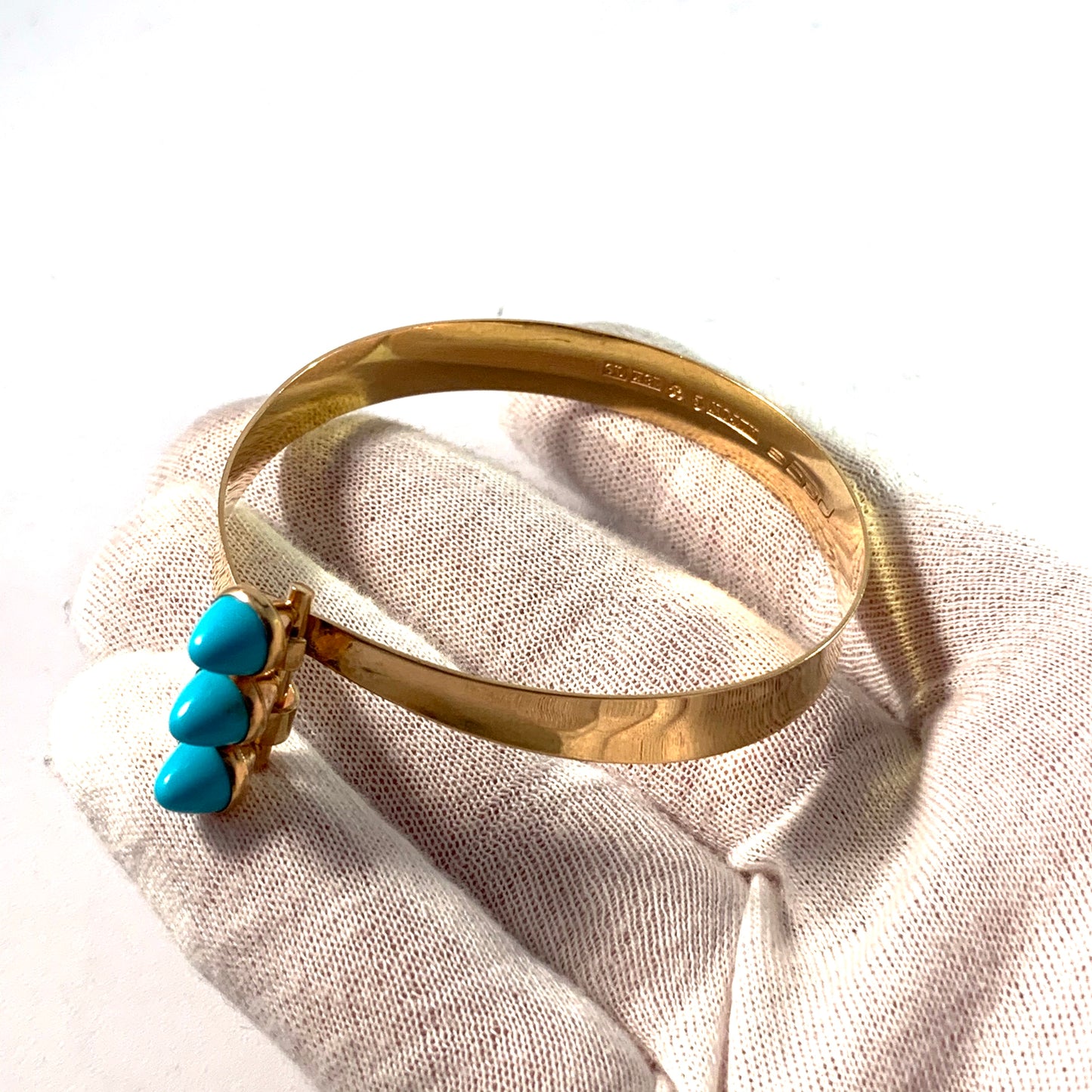 PeGe for Alton, Sweden 1966 18k Gold Turquoise Bangle Bracelet.