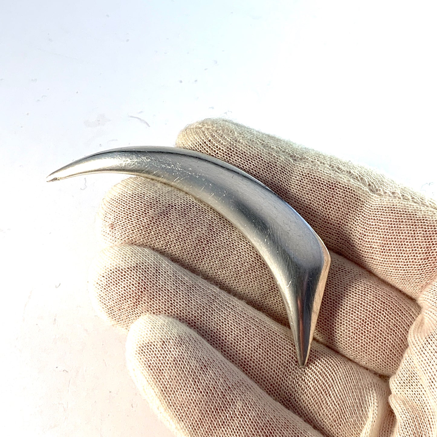 Pauli Artturi Oikkonen for Aarikka, Finland 1960-70s. Sterling Silver Large Brooch.