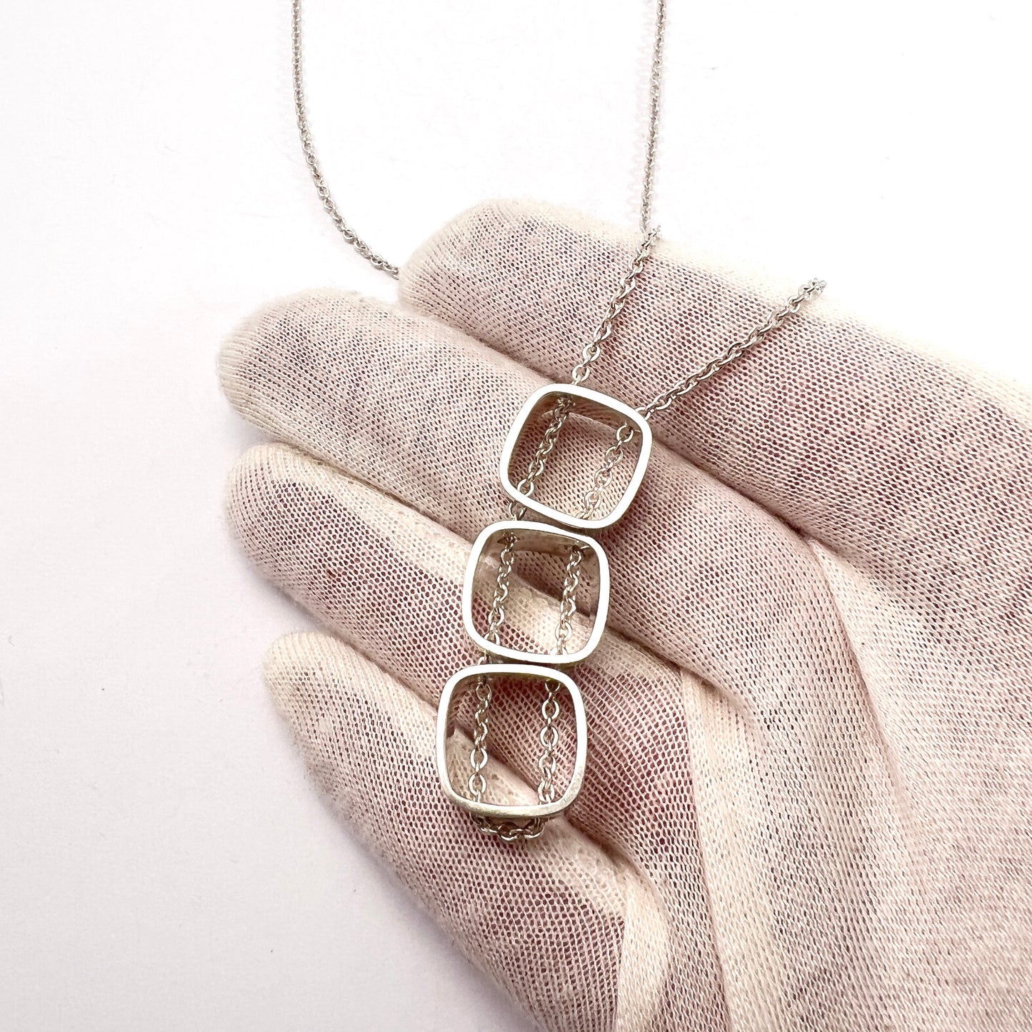 Elis Kauppi, Kupittaan Kulta Finland 1960-70s. Solid Silver Pendant Necklace.