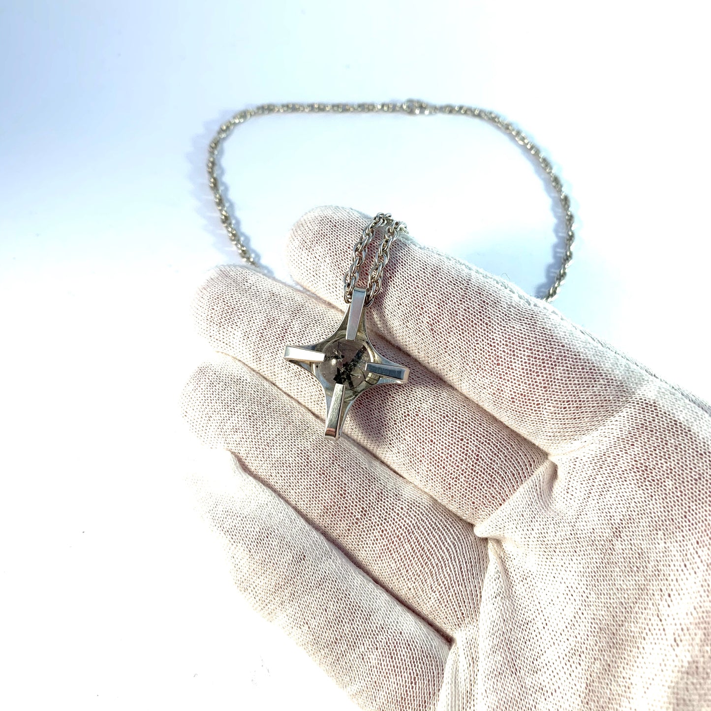 Elis Kauppi, Kupittaan Kulta Finland 1963 Solid Silver Tourmalinated Quartz Pendant Necklace.