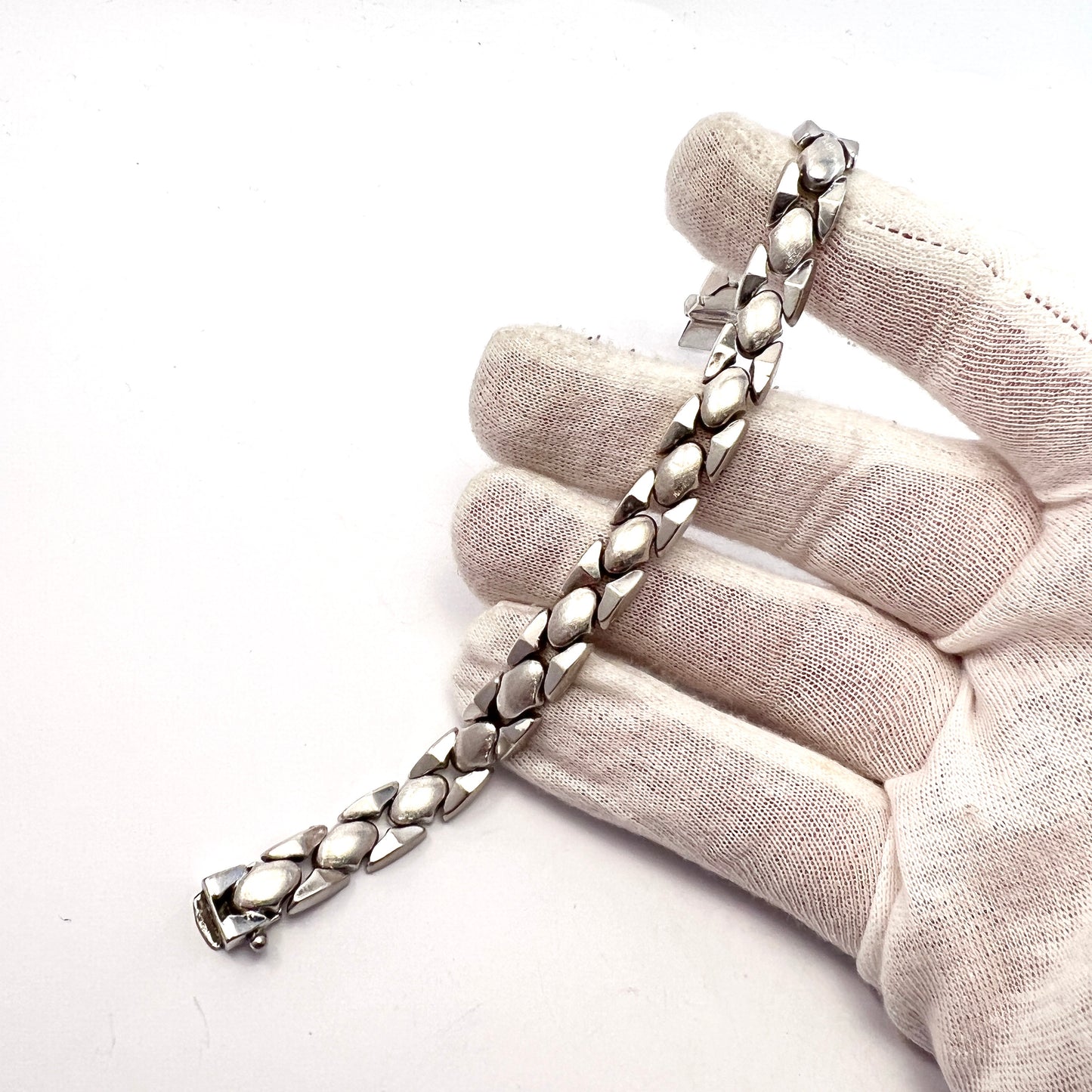 PIAZZA MICHELE, Vicenza, Italy 1944-68 Mid Century Solid Silver Bracelet.