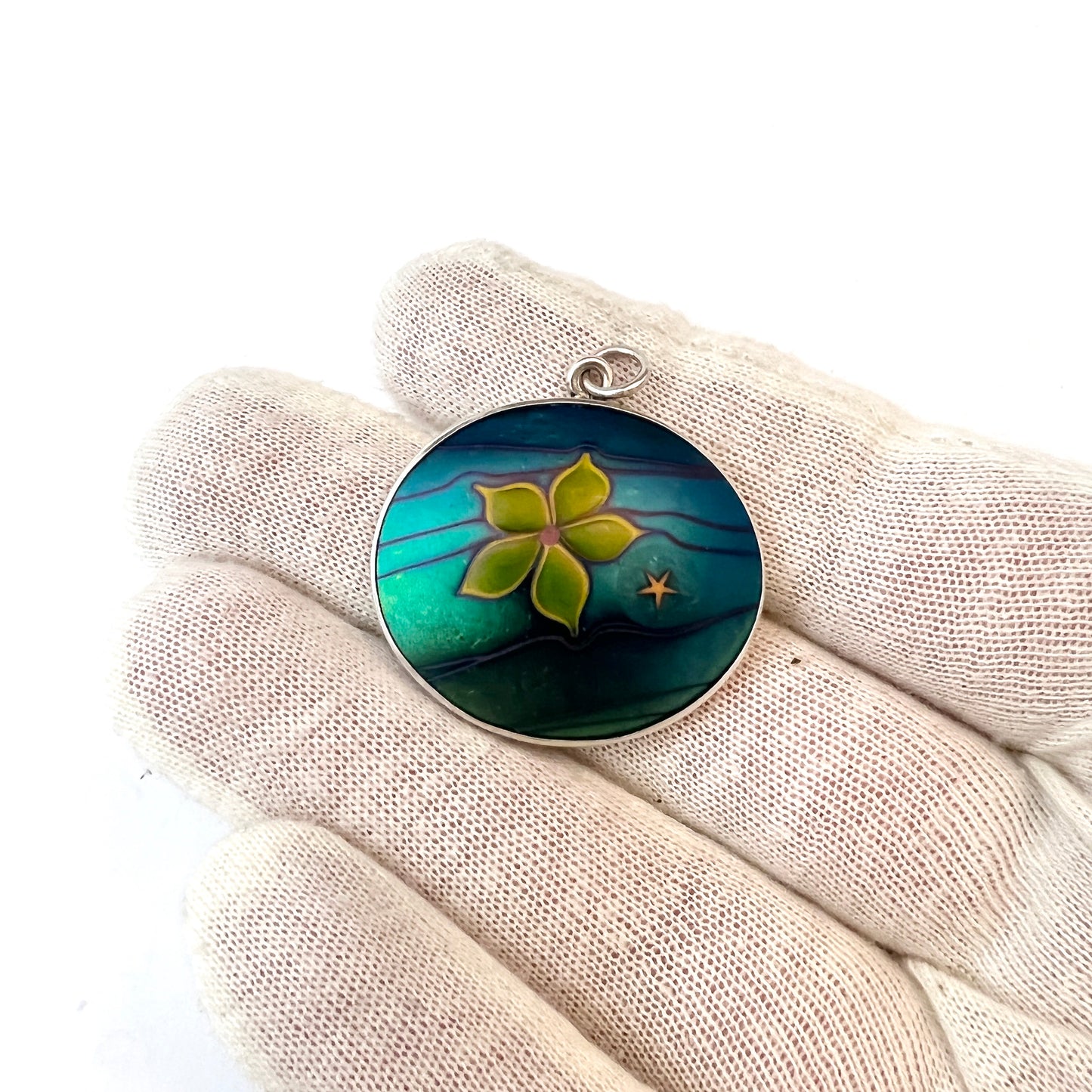 Lundberg Studios, USA. Vintage Sterling Silver Art Glass Pendant.