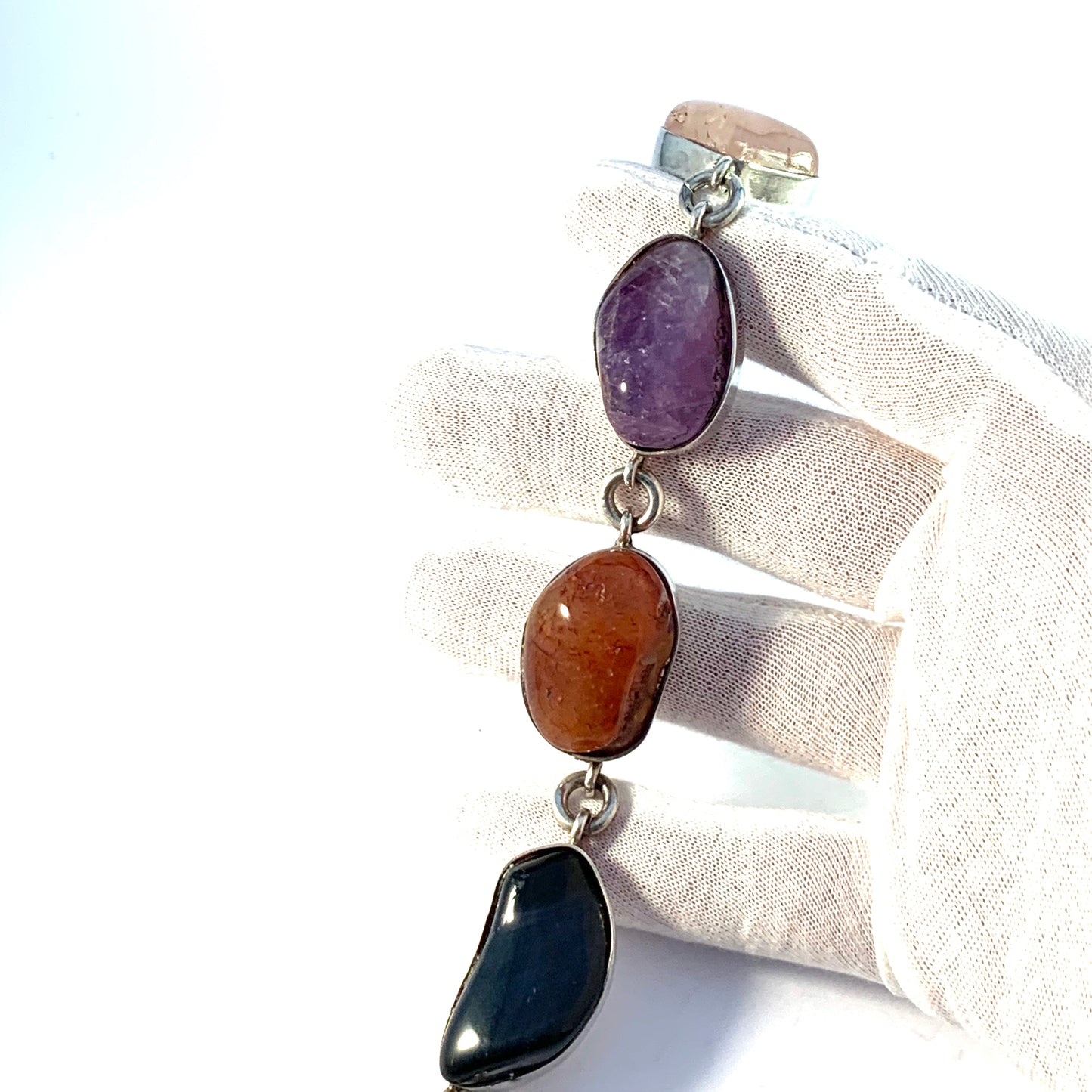 スウェーデン、アーネ・リングフィヨルド。巨大な 2.7 オンスのビンテージ スターリング シルバー ハードストーン ブレスレット。