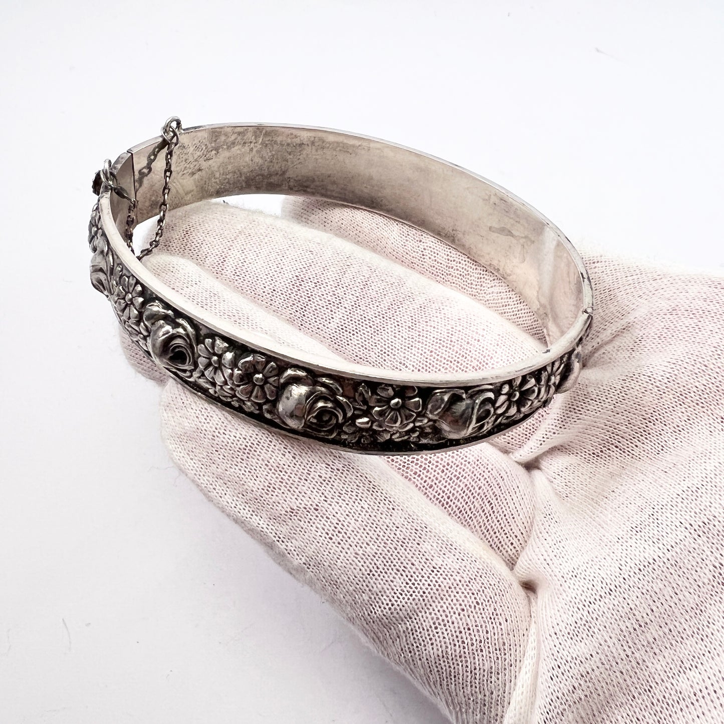 Porto, Portugal 1930-40s Vintage 835 Silver Hinged Flower Bangle Bracelet.