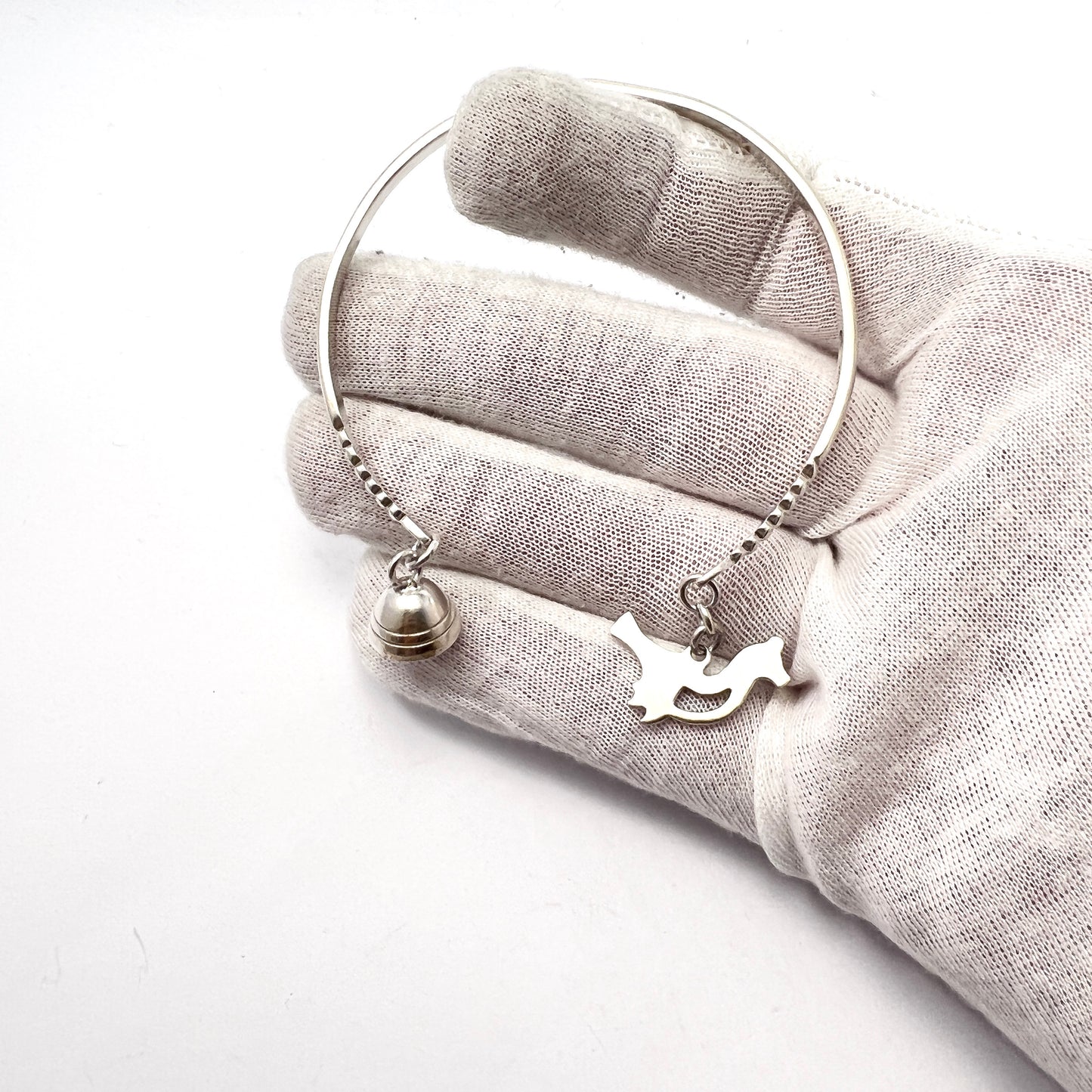 Holger Lindstrom for Kalevala Koru, Finland year 1957. Vintage Solid Silver Charm Bracelet.