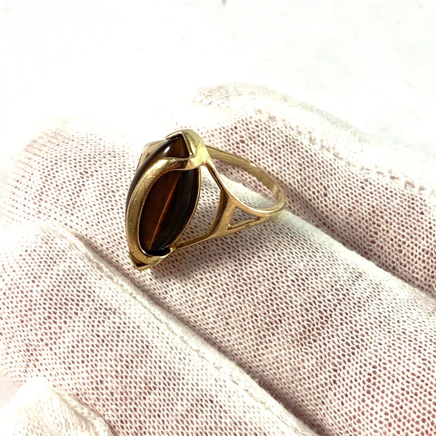 Modernist 14k Gold Tiger-Eye Ring. Maker's Mark.