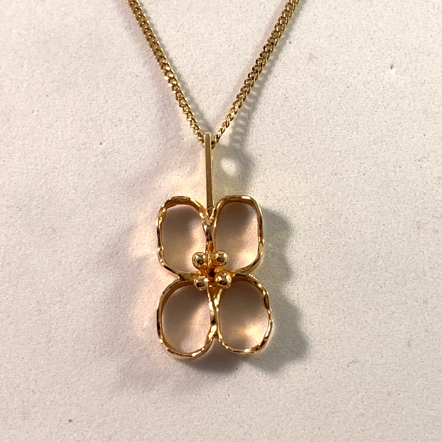 Te-Boon, Sweden 1976 Modernist 18k Gold Pendant Necklace. Original box.