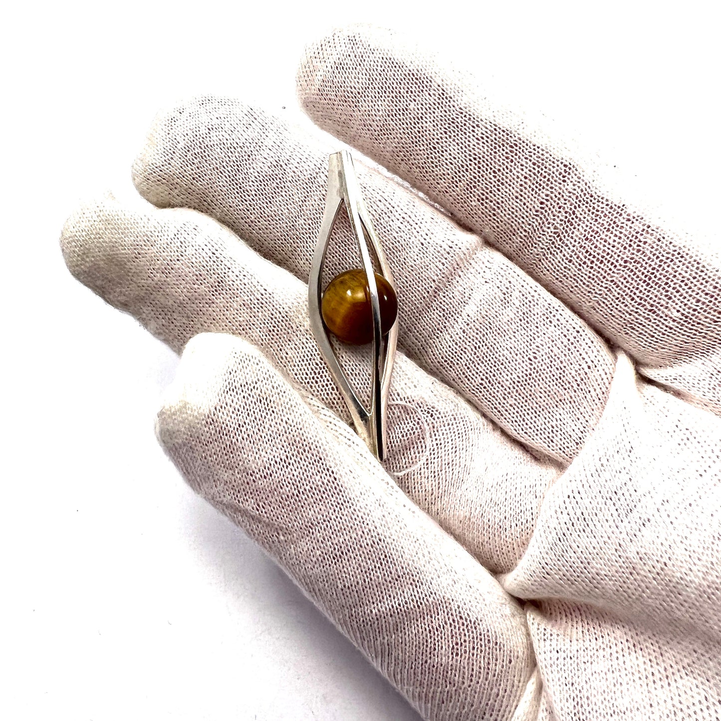 Elis Kauppi, Kupittaan Kulta Finland 1961. Solid Silver Kinetic Tiger's Eye Pendant.