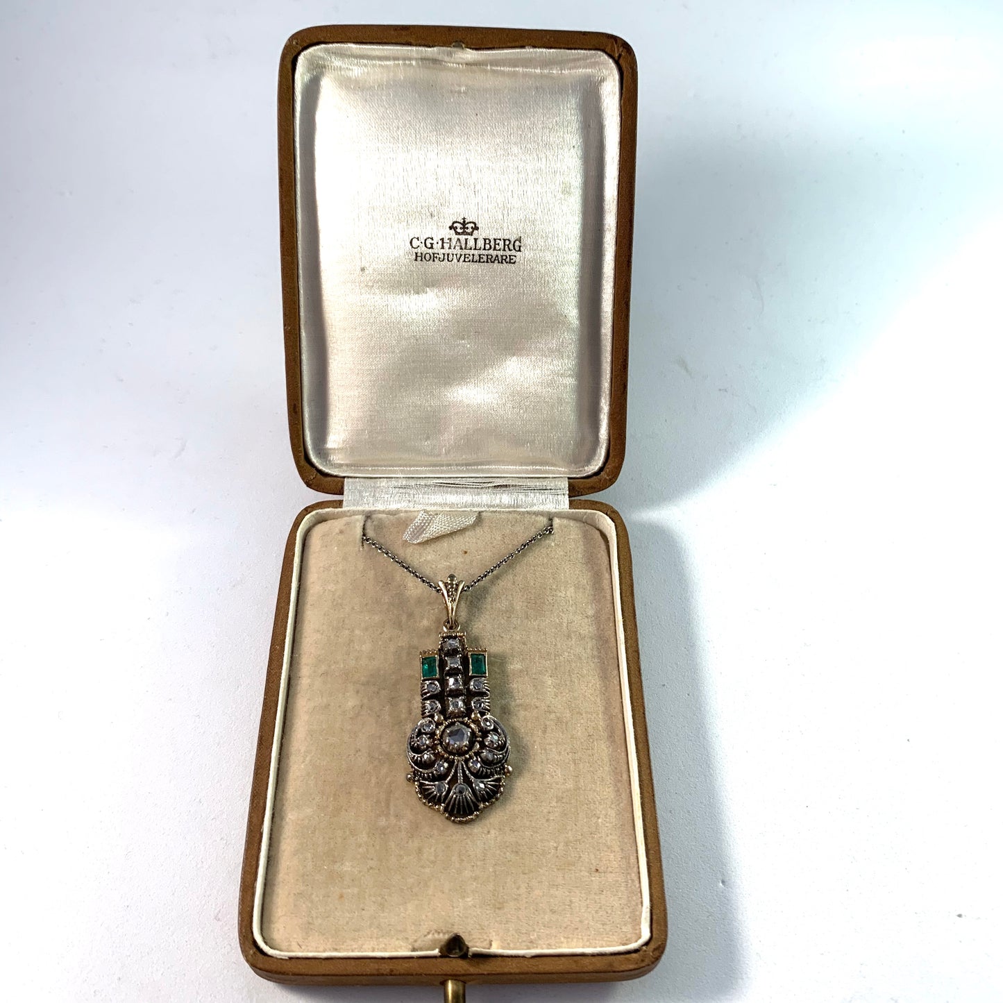 Dahlgren, Sweden 1930 Art Deco 18k Gold Diamond Emerald Pendant.