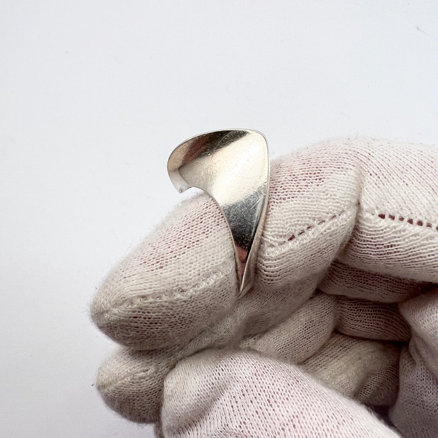 Matti Hyvärinen for Siru Koru, Finland 1975. Sterling Silver Modernist Ring.