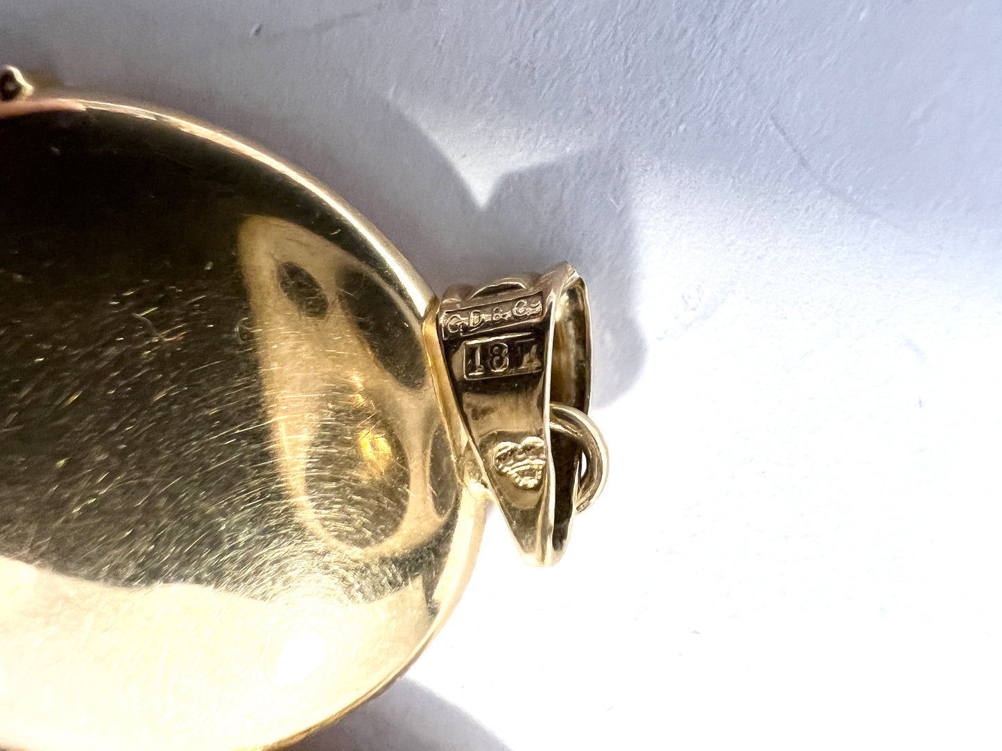 G Dahlgren、スウェーデン、1940 年代頃。ヴィンテージ 18K ゴールド ロケット ペンダント。