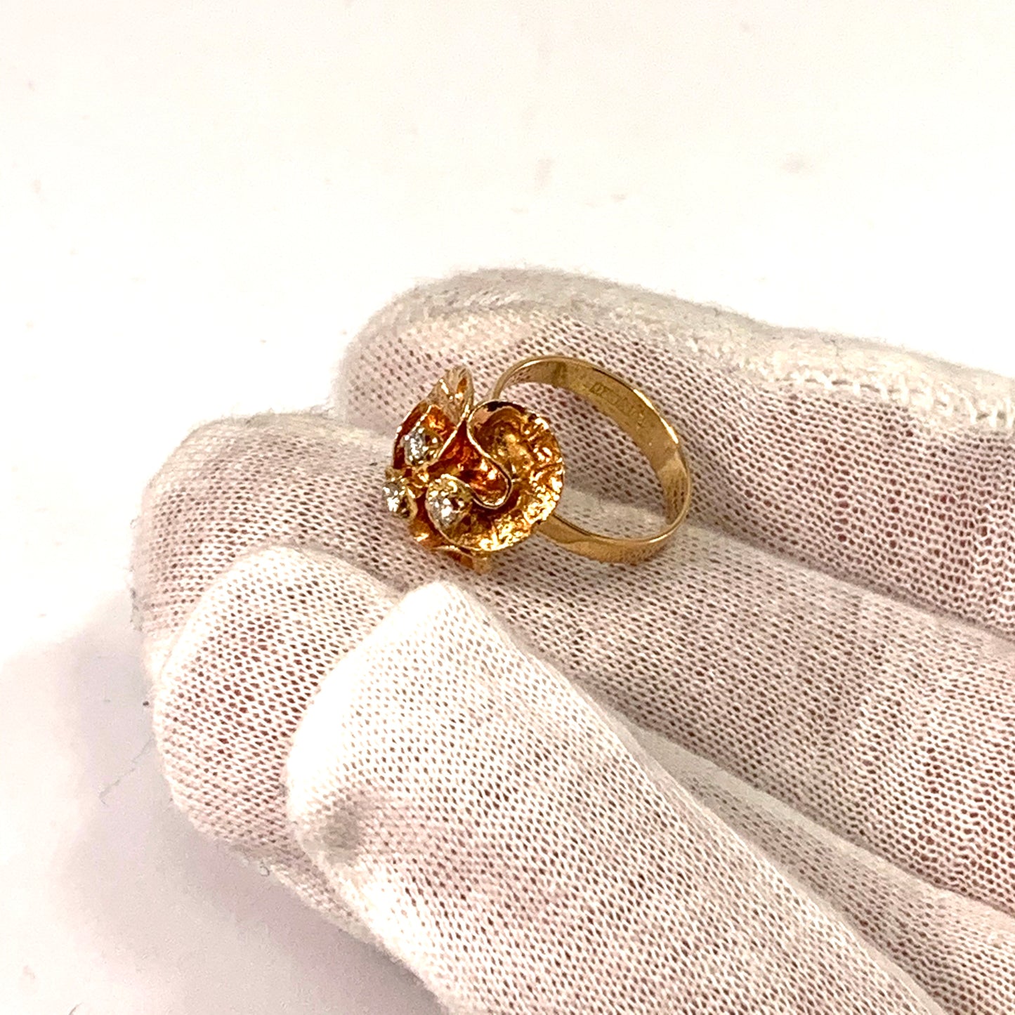 Theresia Hvorslev Sweden 1976, 18k Gold Diamond Water Lily Ring. Signed