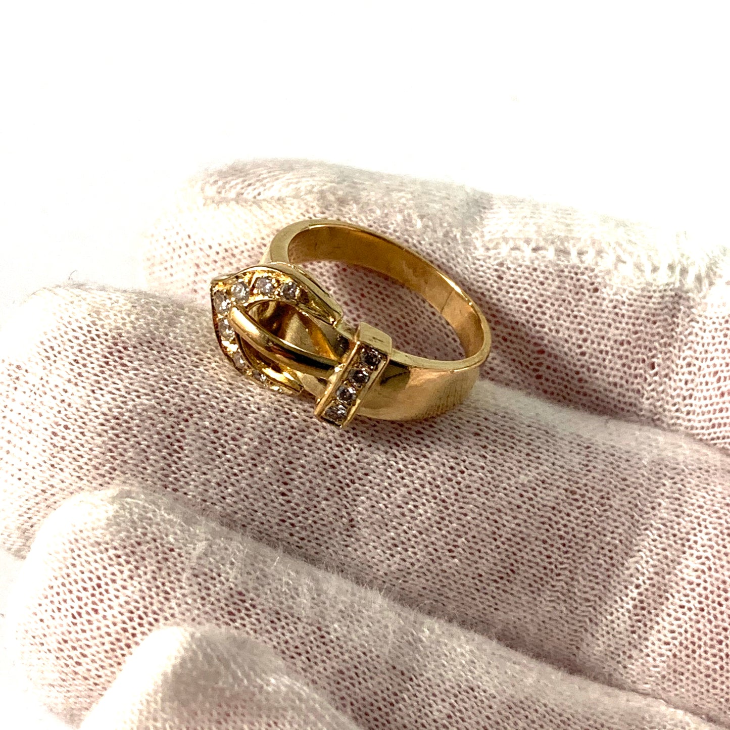 Vintage 14k Gold 0.20ctw Diamond Belt Buckle Ring.