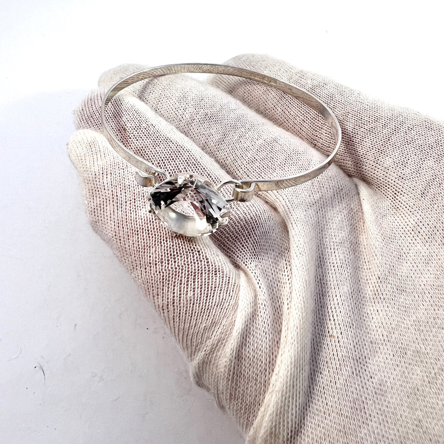 Kultasepat Salovaara, Finland 1976. Vintage Sterling Silver Rock Crystal Bangle Bracelet.
