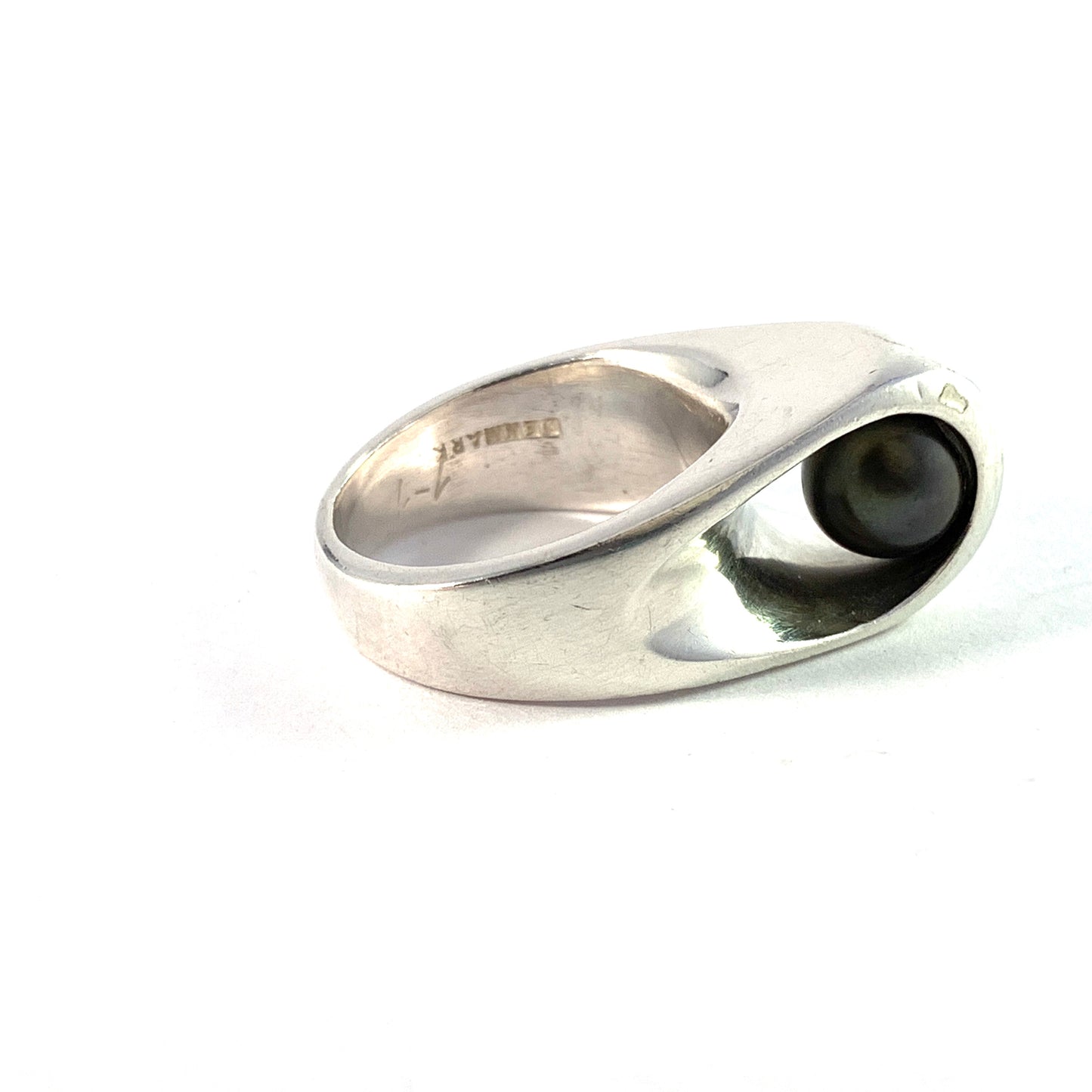 Arne Johansen, Denmark 1960s. Vintage Sterling Silver Onyx Ring.
