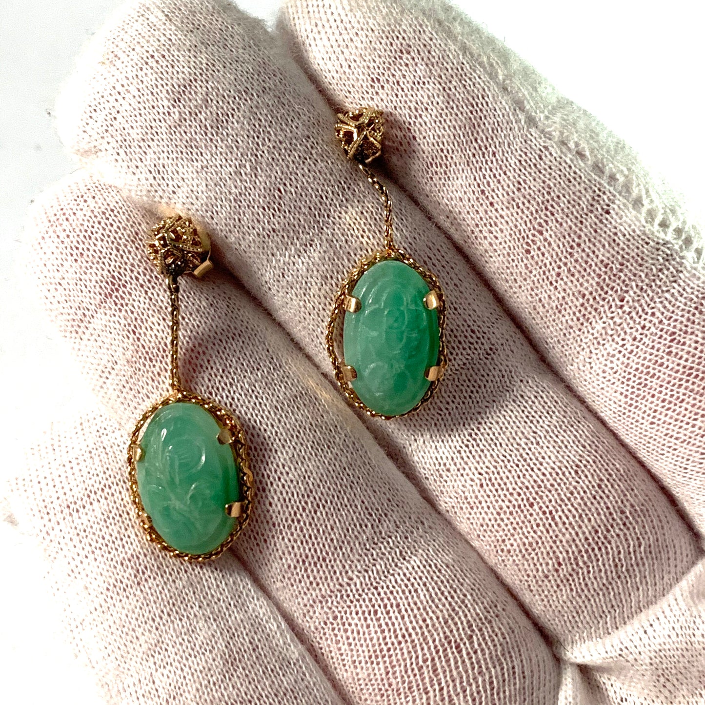 Mid Century 14k Gold Carved Jade Dangle Earrings. Boxed.